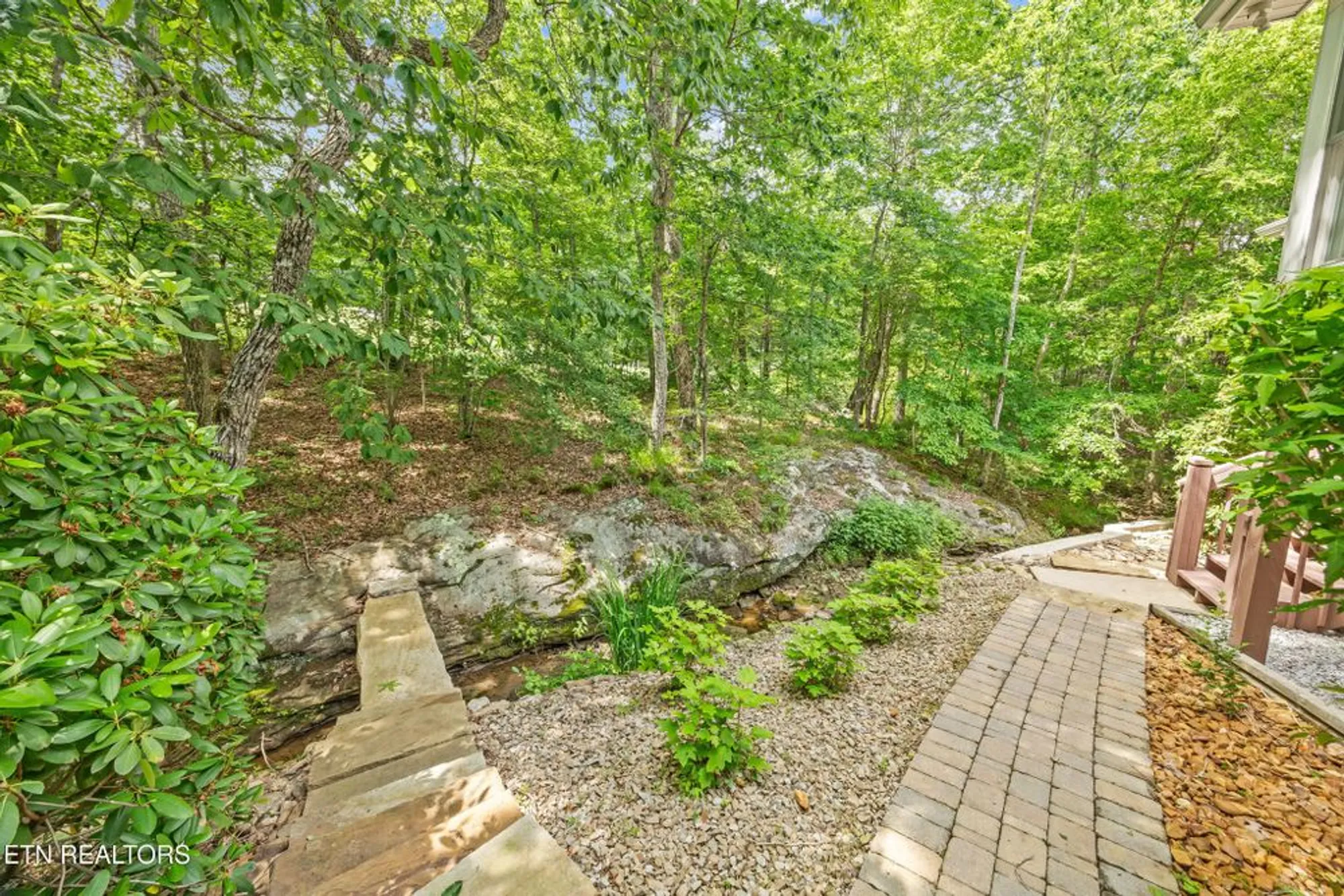 Property Slideshow image 4 of 38 | 152 stonewood dr, Crossville, TN, 38558