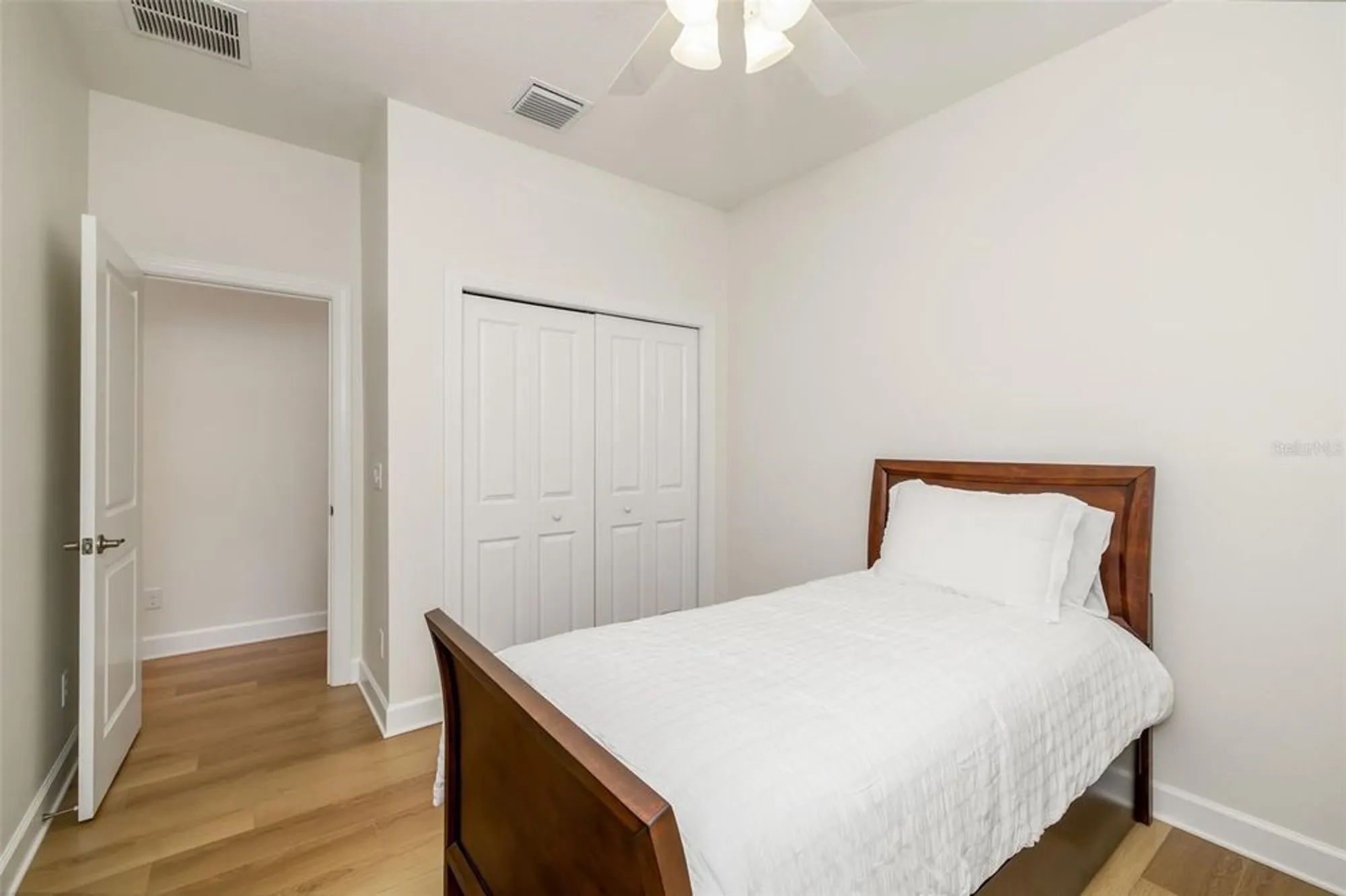 Property Slideshow image 24 of 55 | 5043 serata dr, Bradenton, FL, 34211