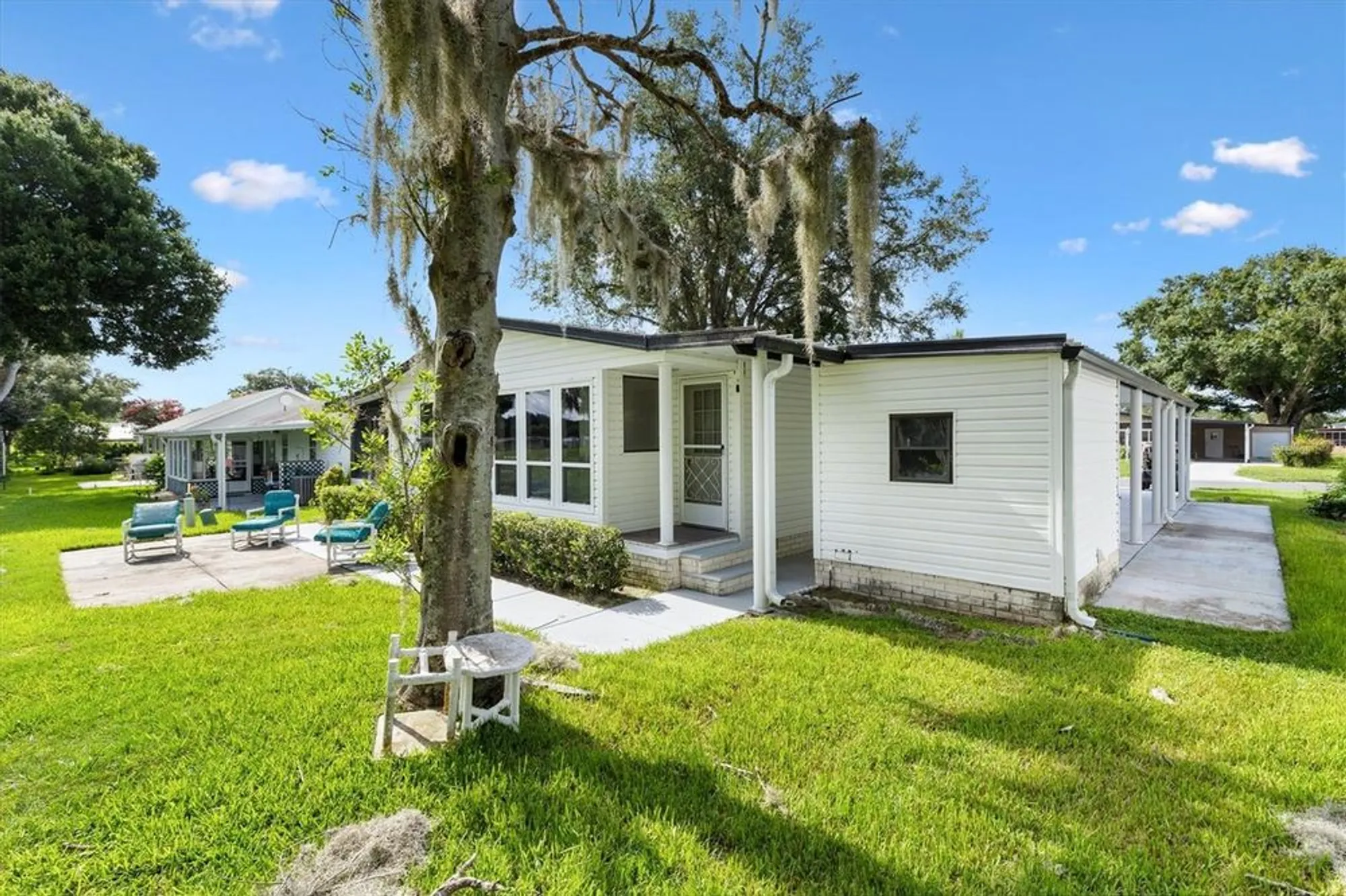 Property Slideshow image 32 of 38 | 523 bonita dr, The Villages, FL, 32159