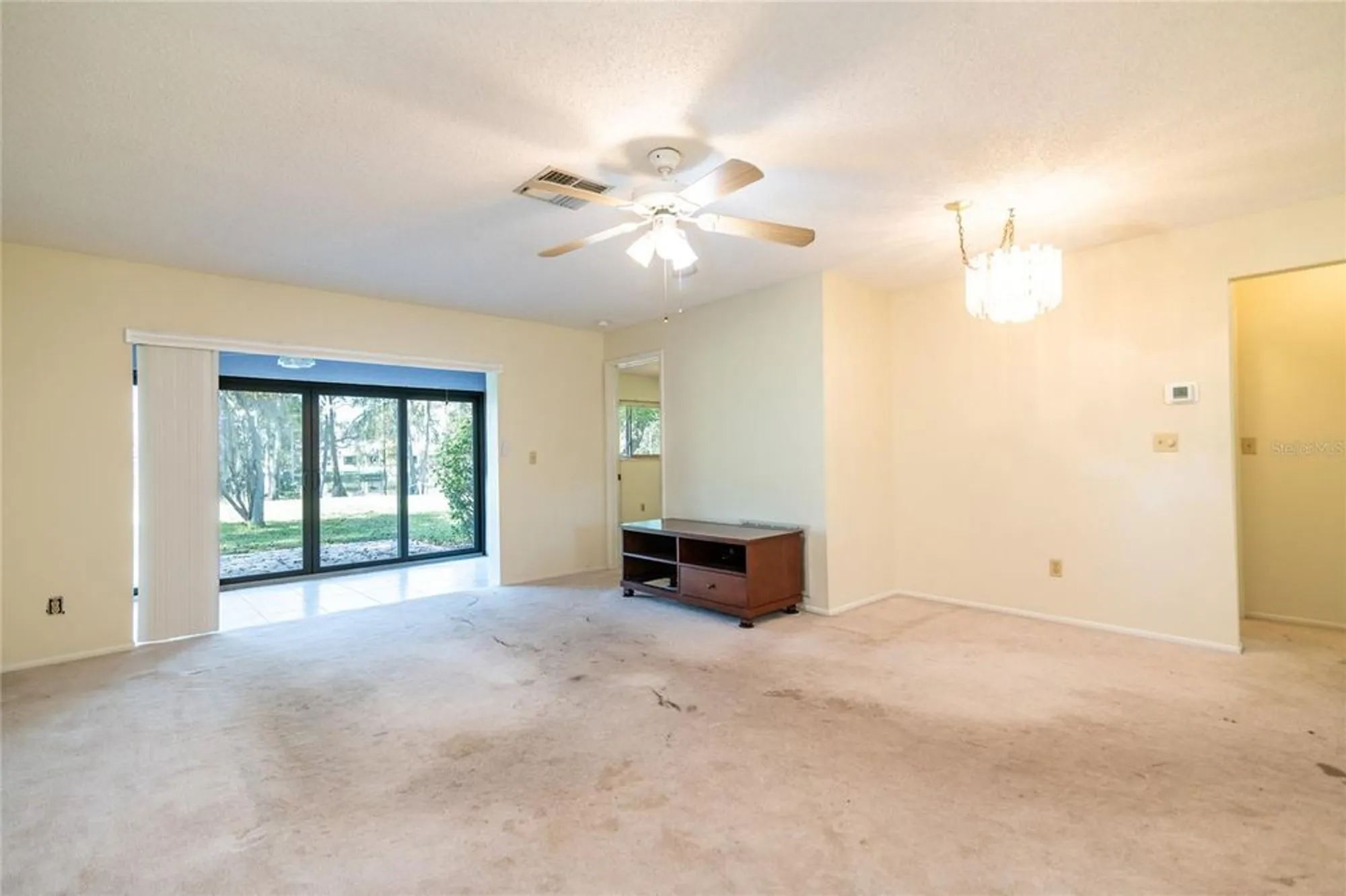Property Slideshow image 8 of 32 | 2502 laurelwood dr # 3b, Clearwater, FL, 33763