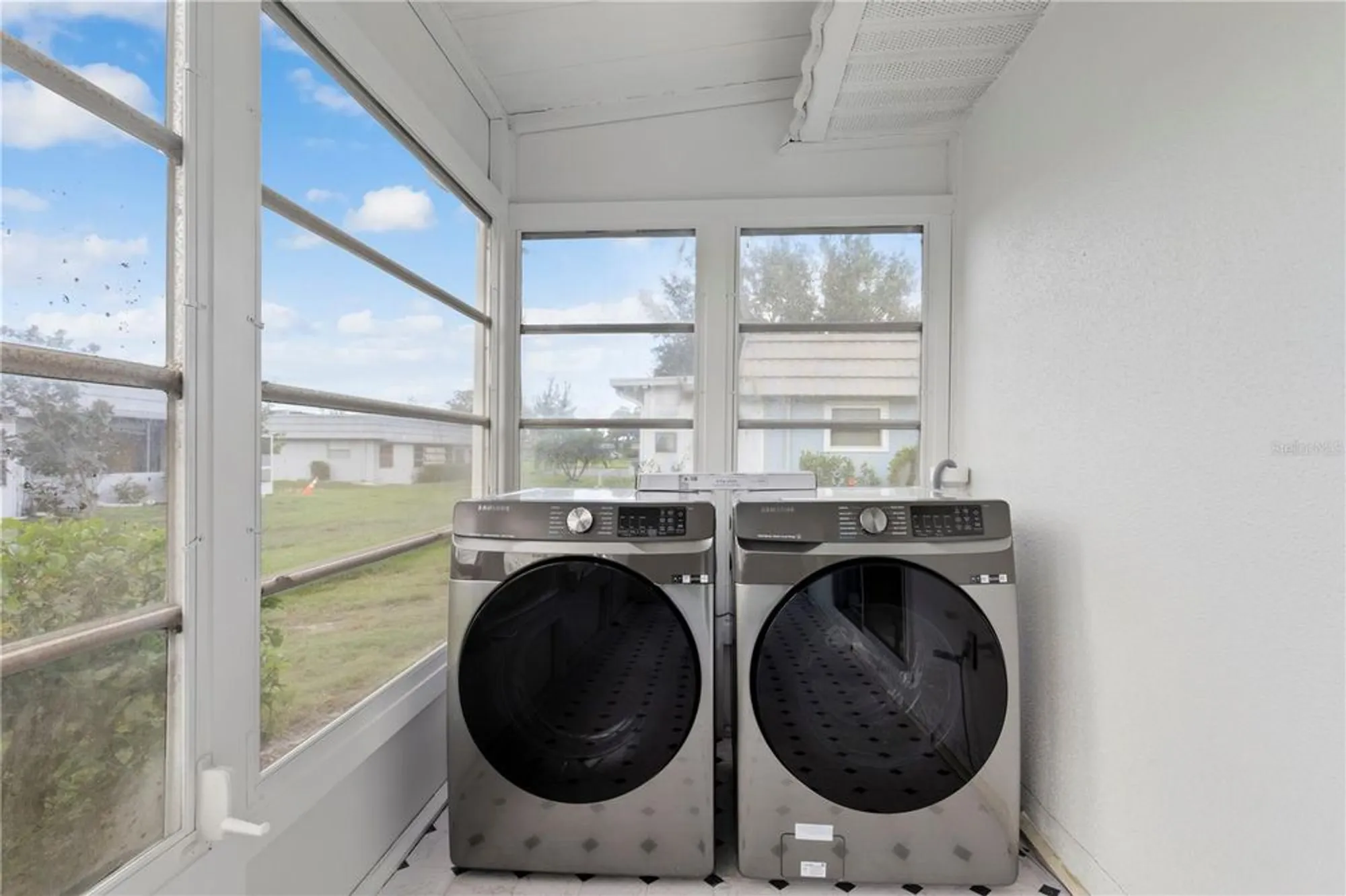 Property Slideshow image 18 of 53 | 201 bedford st 79, Sun City Center, FL, 33573