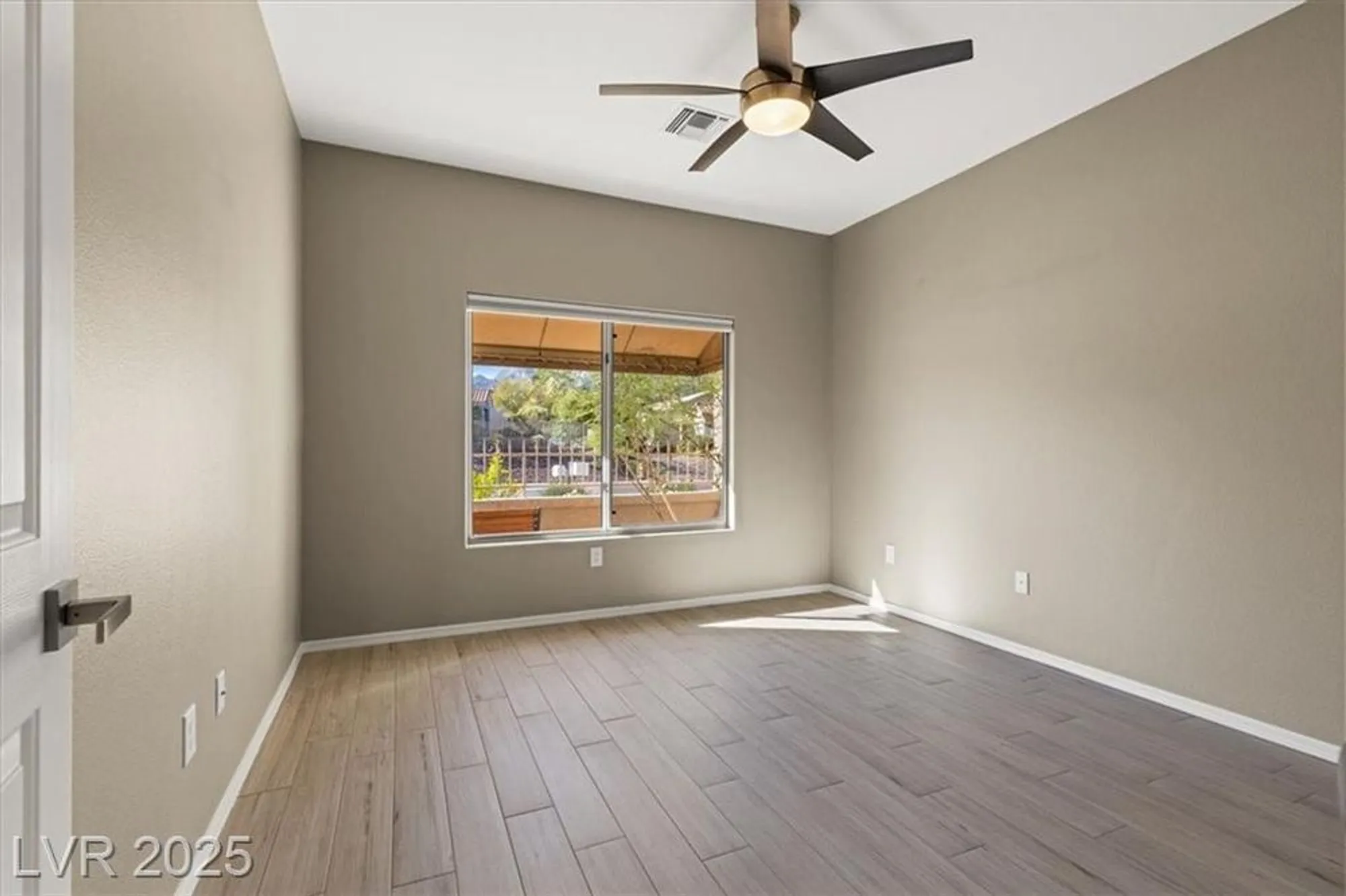 Property Slideshow image 35 of 43 | 2404 spring water dr, Las Vegas, NV, 89134