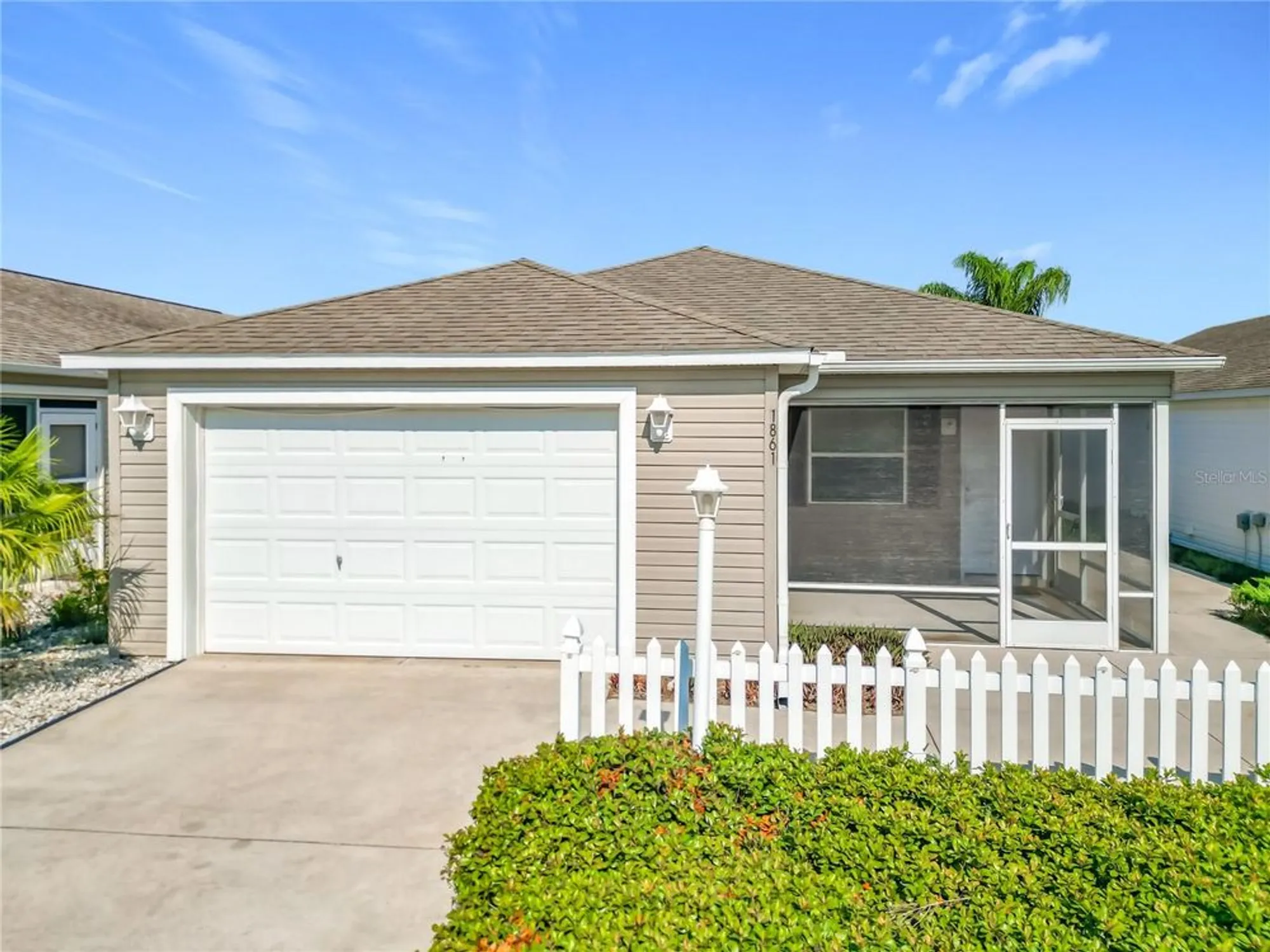 Property Slideshow image 1 of 14 | 1861 endsley ct, The Villages, FL, 32162