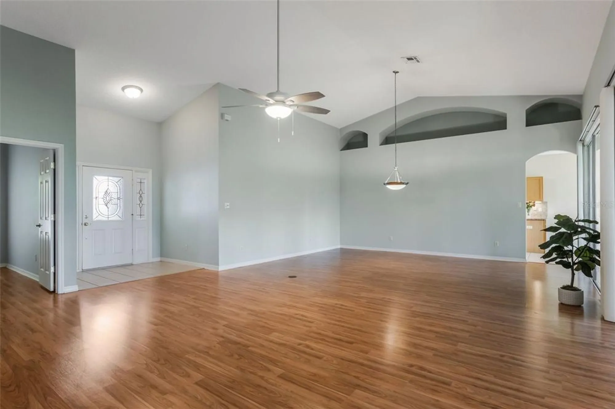 Property Slideshow image 8 of 61 | 24502 parlange ct, Leesburg, FL, 34748