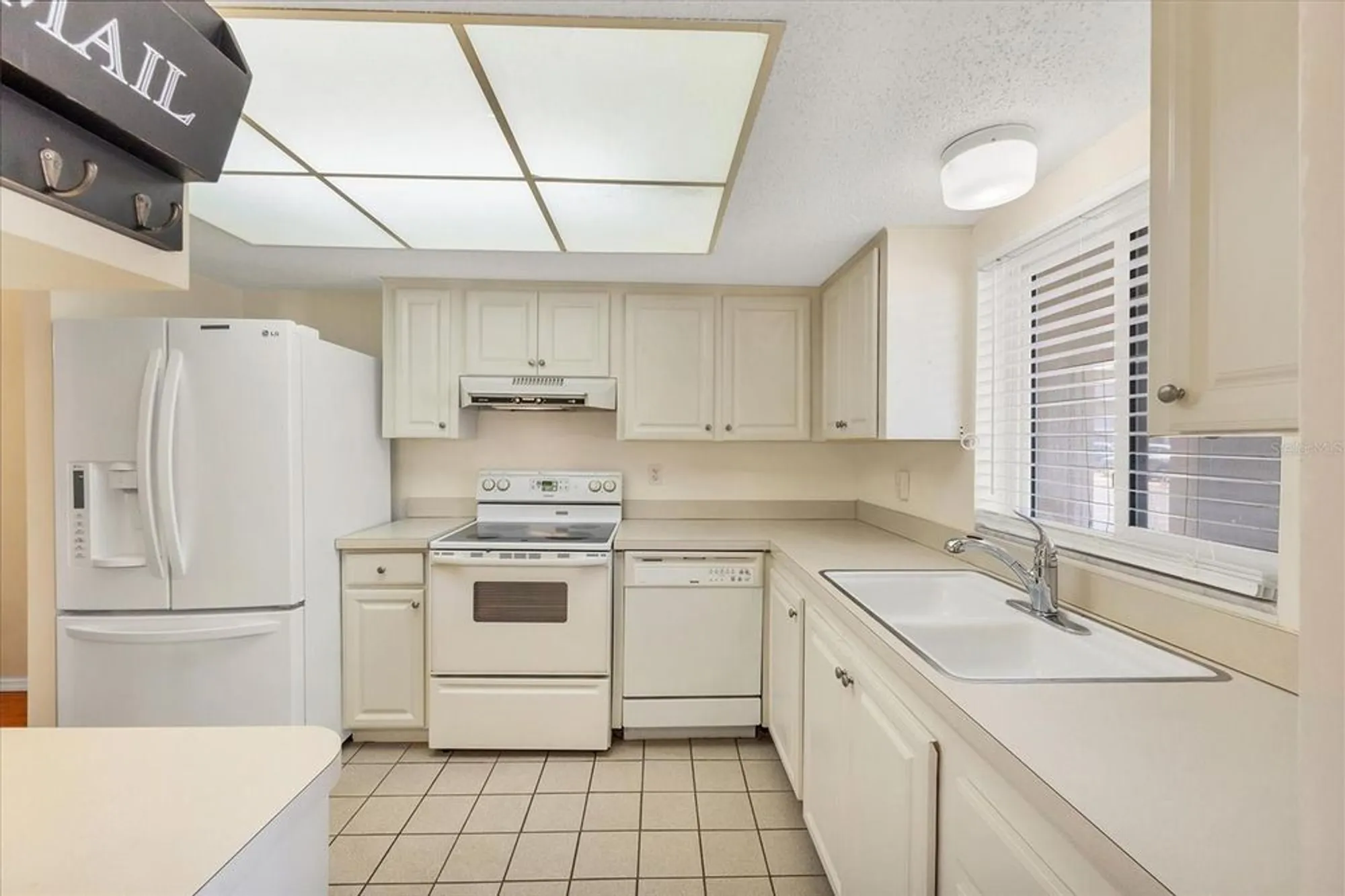 Property Slideshow image 11 of 58 | 3521 lake bayshore dr # 101 j, Bradenton, FL, 34205