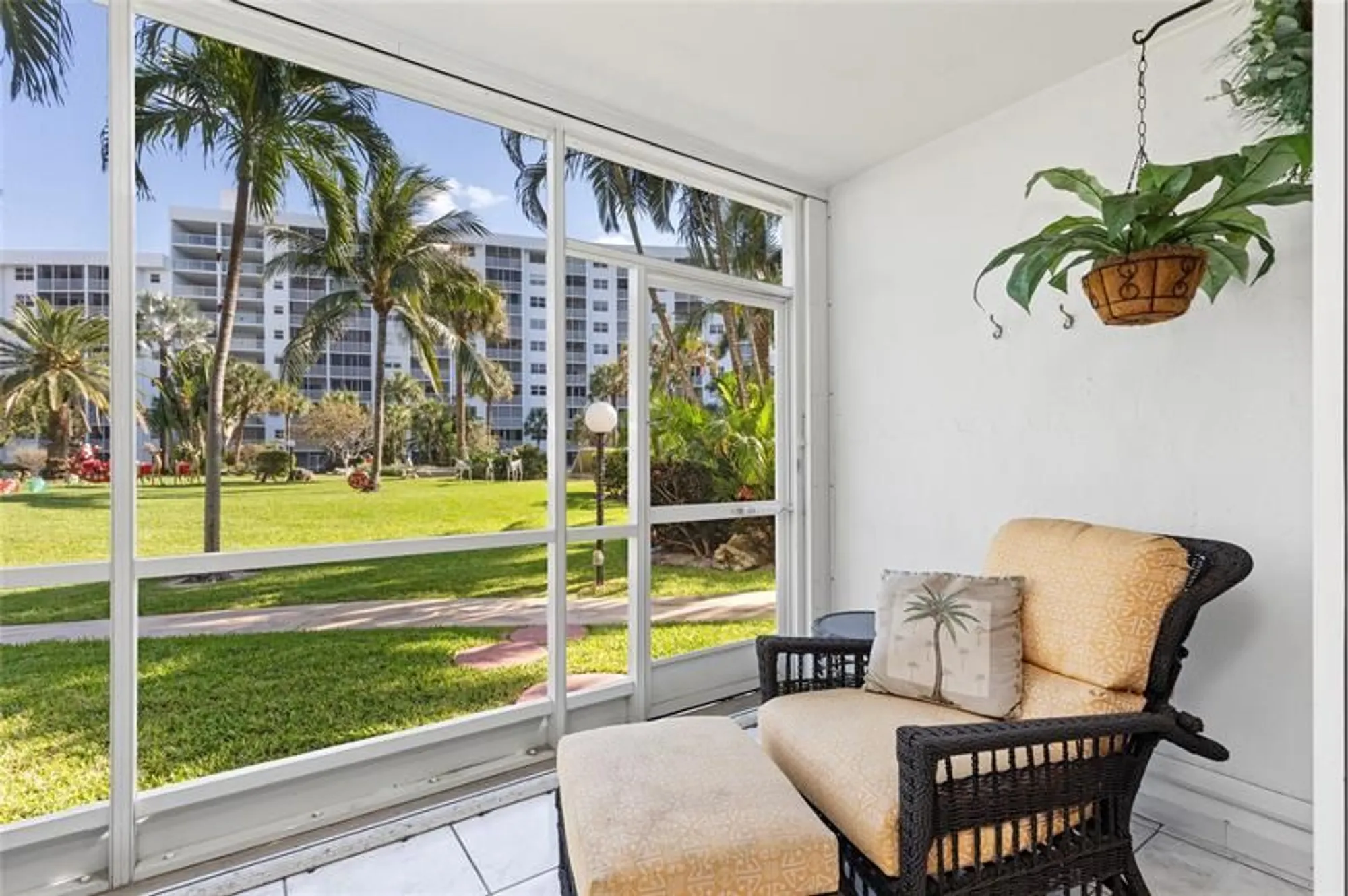 Property Slideshow image 37 of 54 | 2731 ne 14th street cswy 110, Pompano Beach, FL, 33062
