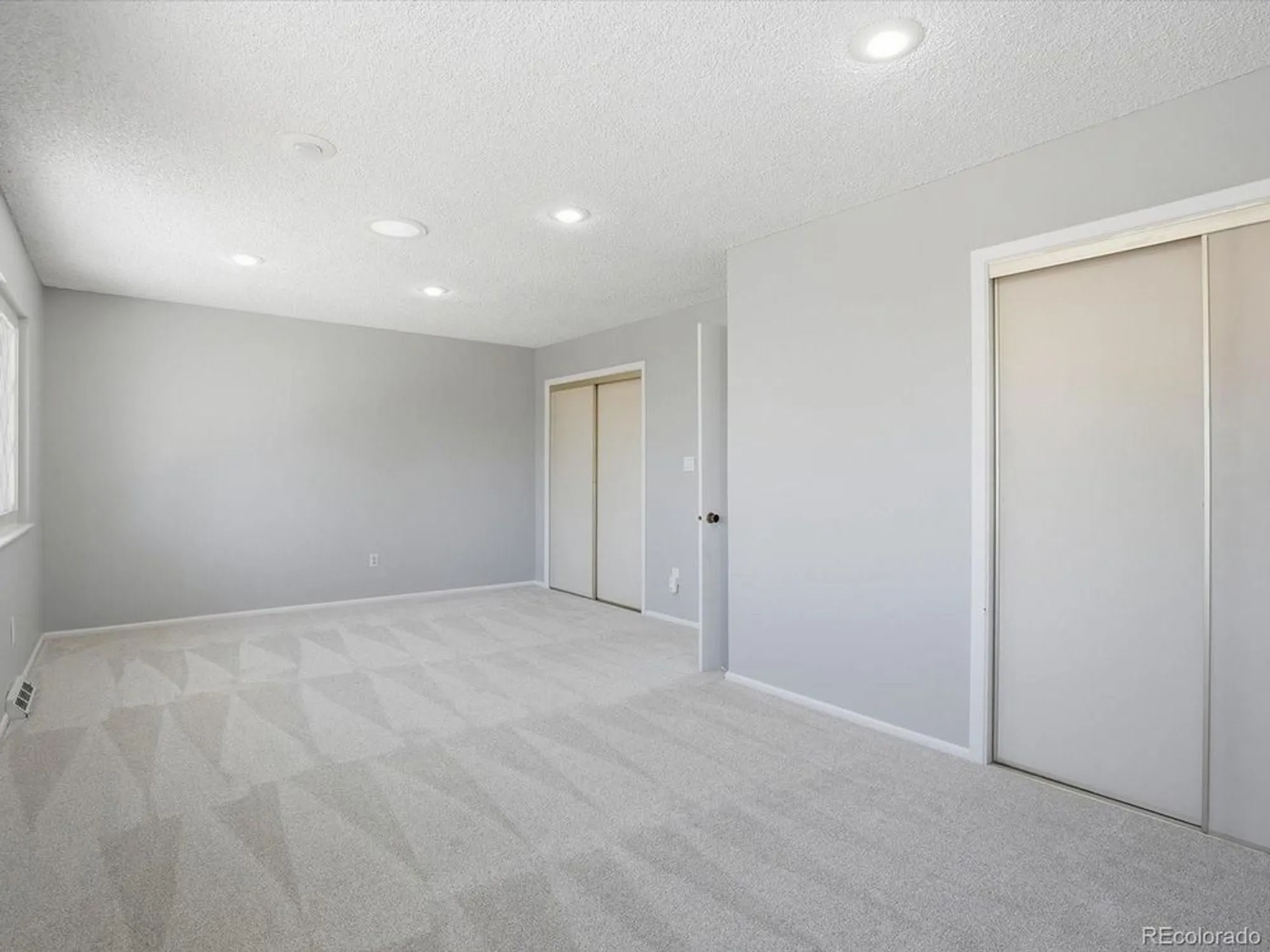 Property Slideshow image 17 of 38 | 7493 w cedar cir, Lakewood, CO, 80226