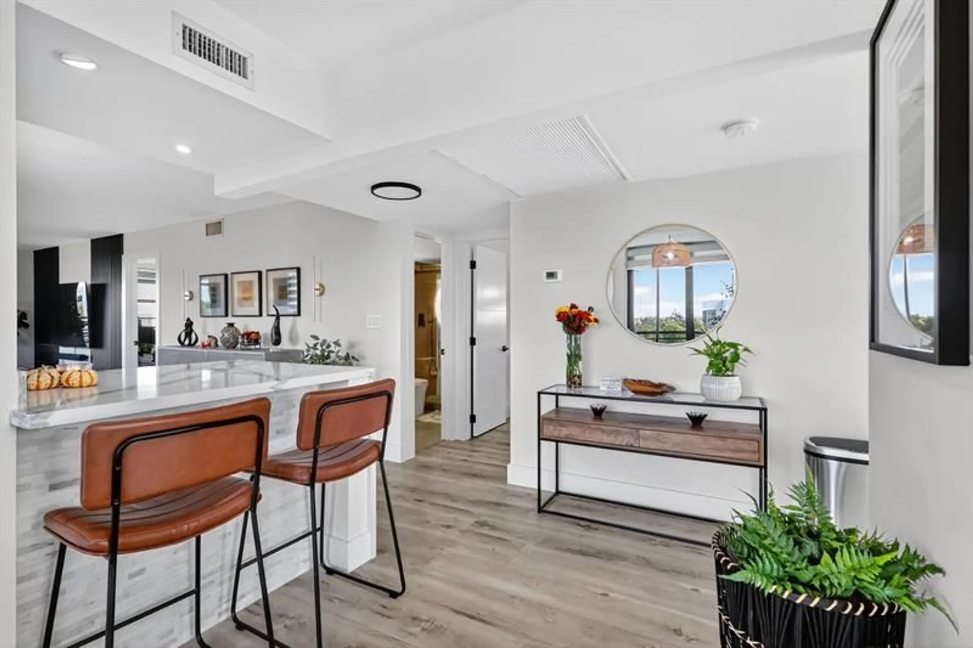 Property Slideshow image 16 of 52 | 1000 colony point cir 501, Pembroke Pines, FL, 33026