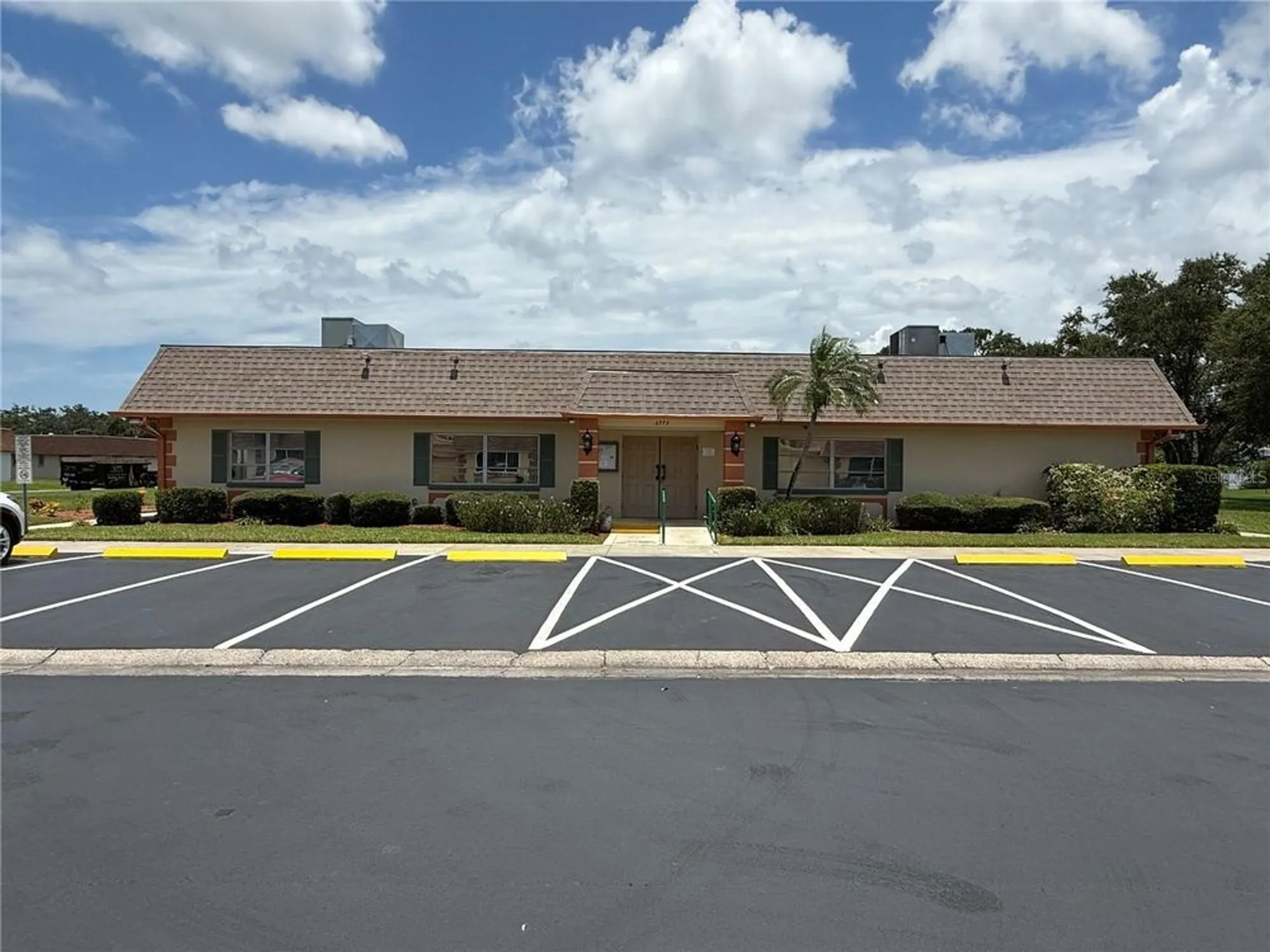 Property Slideshow image 31 of 42 | 8215 burgundy dr n # 8215, Pinellas Park, FL, 33781