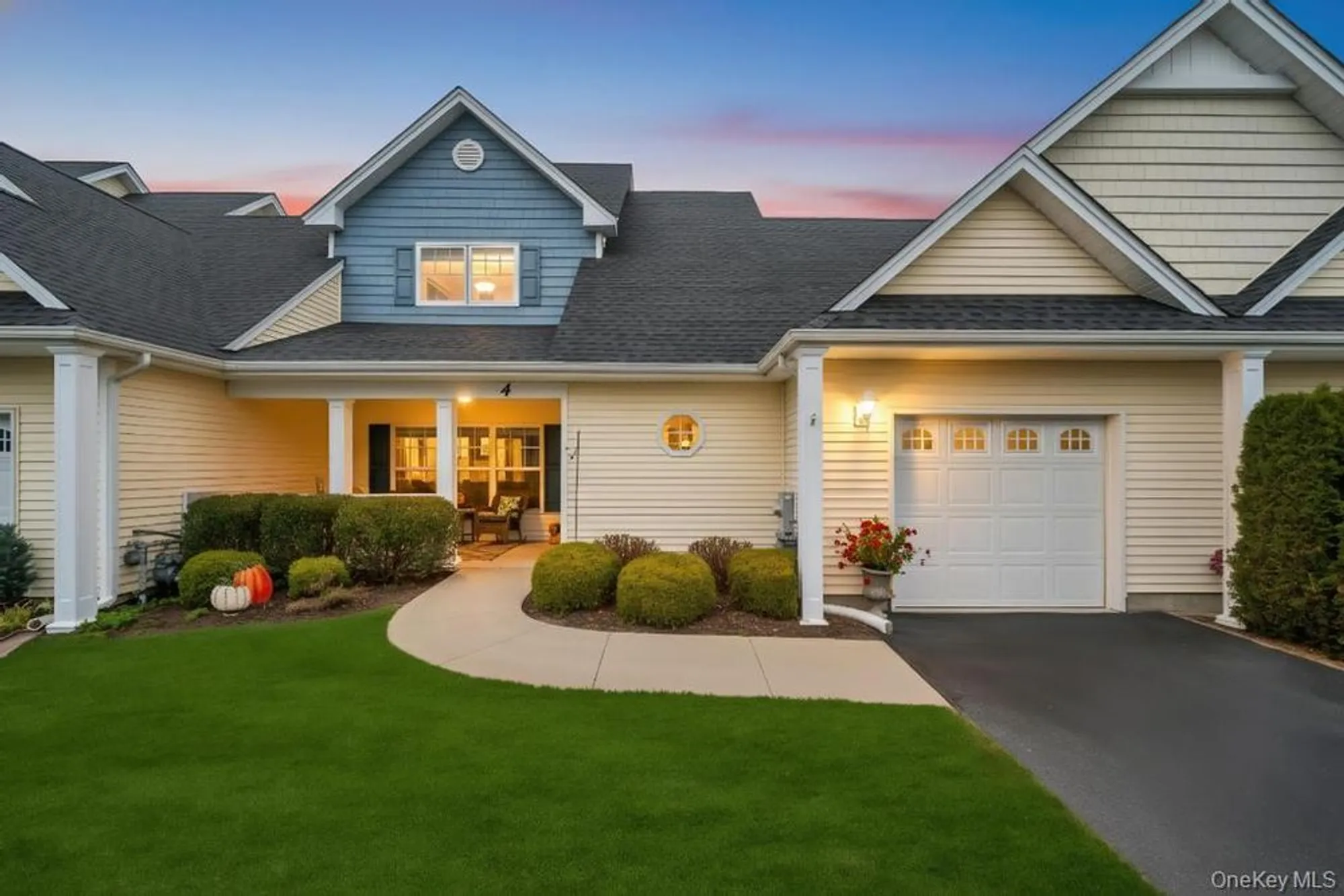 Property Slideshow image 7 of 42 | 4 haverton ct, Riverhead, NY, 11901