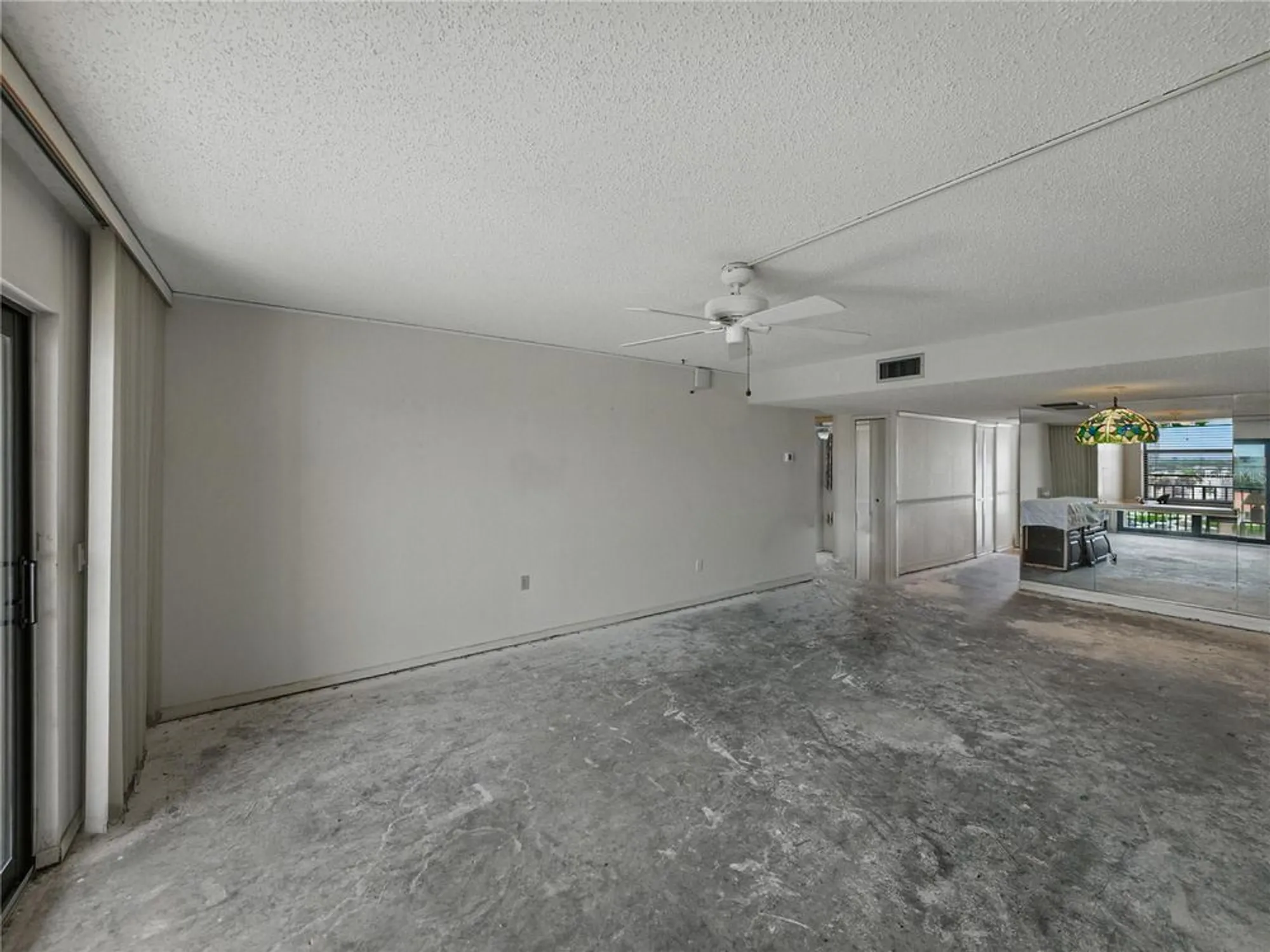 Property Slideshow image 9 of 40 | 7600 sun island dr 603, South Pasadena, FL, 33707