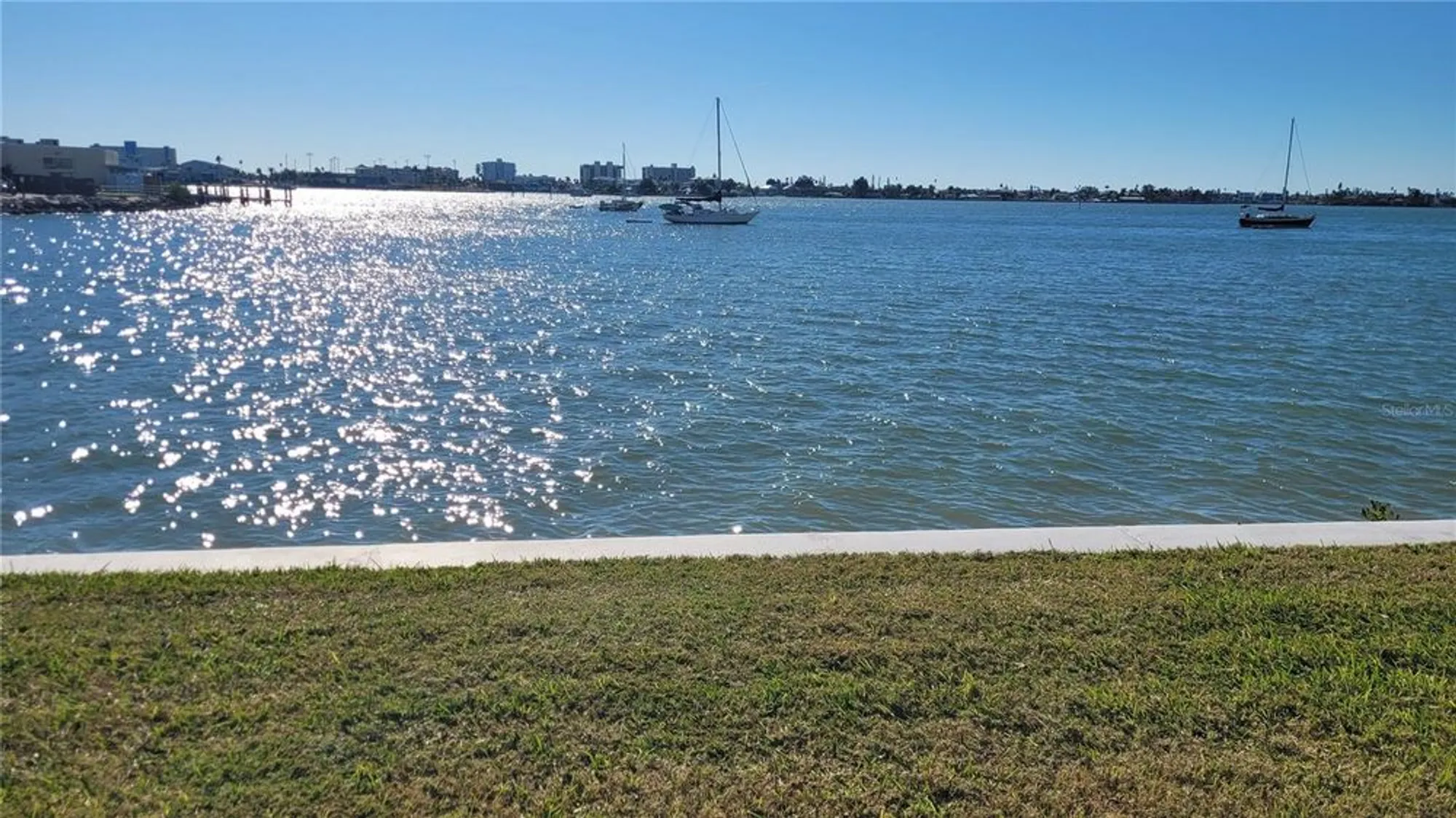 Property Slideshow image 30 of 32 | 4650 cove cir apt 111, St Petersburg, FL, 33708