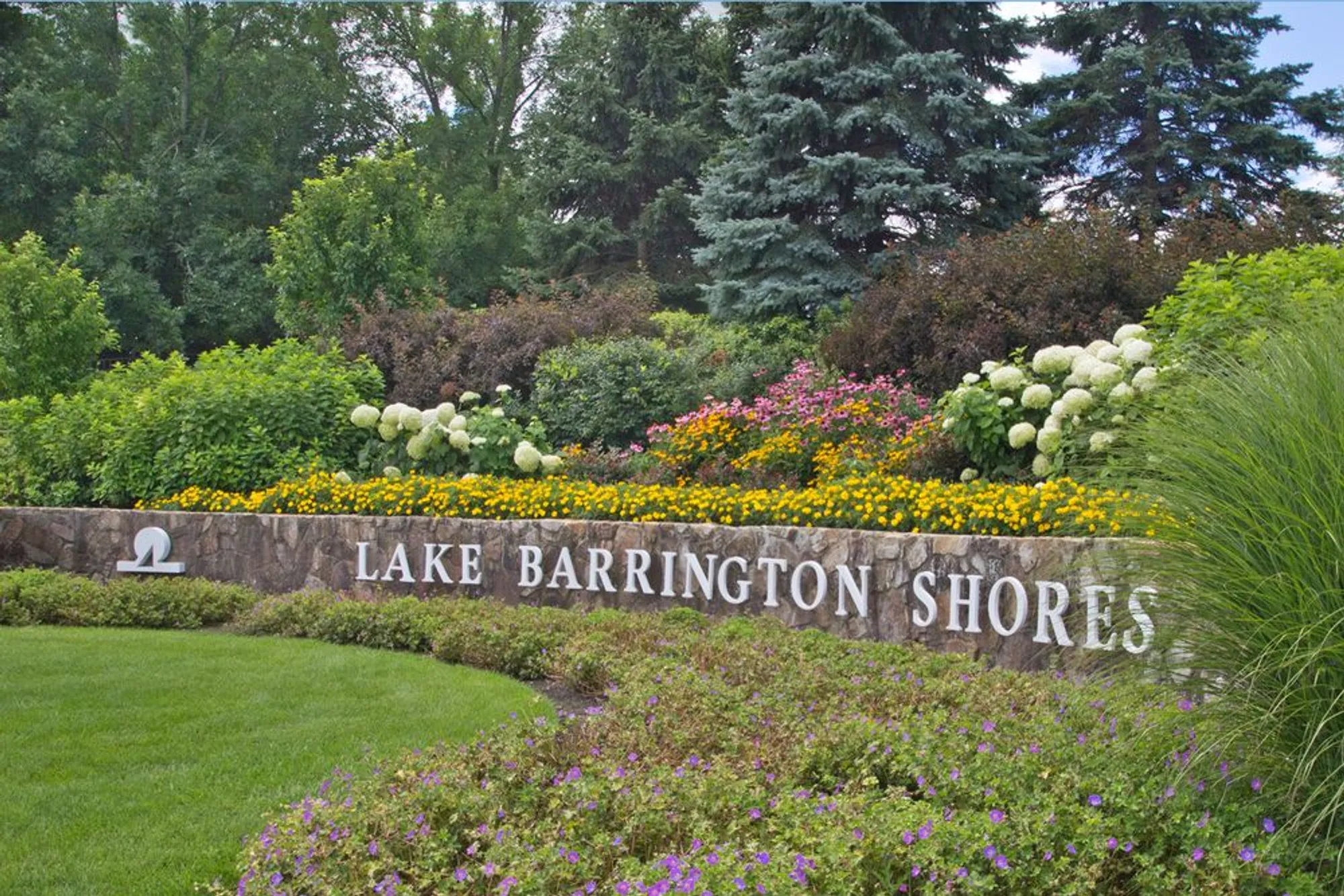 Property Slideshow image 49 of 53 | 668 shoreline rd, Lake Barrington, IL, 60010