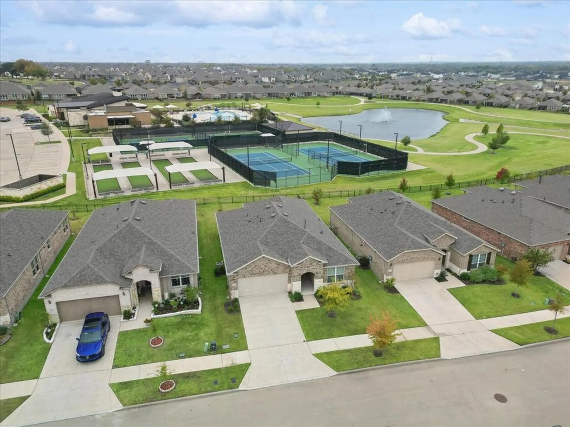 Property Slideshow image 32 of 33 | 948 memorial dr, Aubrey, TX, 76227