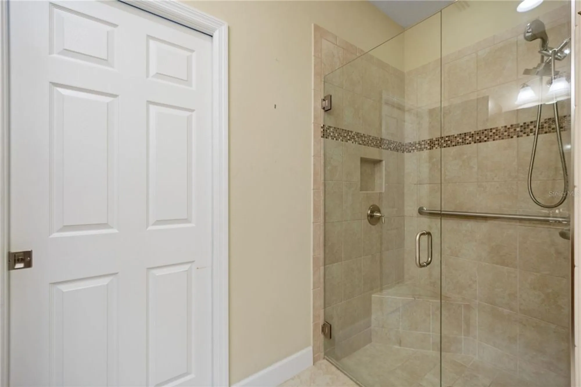 Property Slideshow image 38 of 57 | 802 chipper dr, Sun City Center, FL, 33573