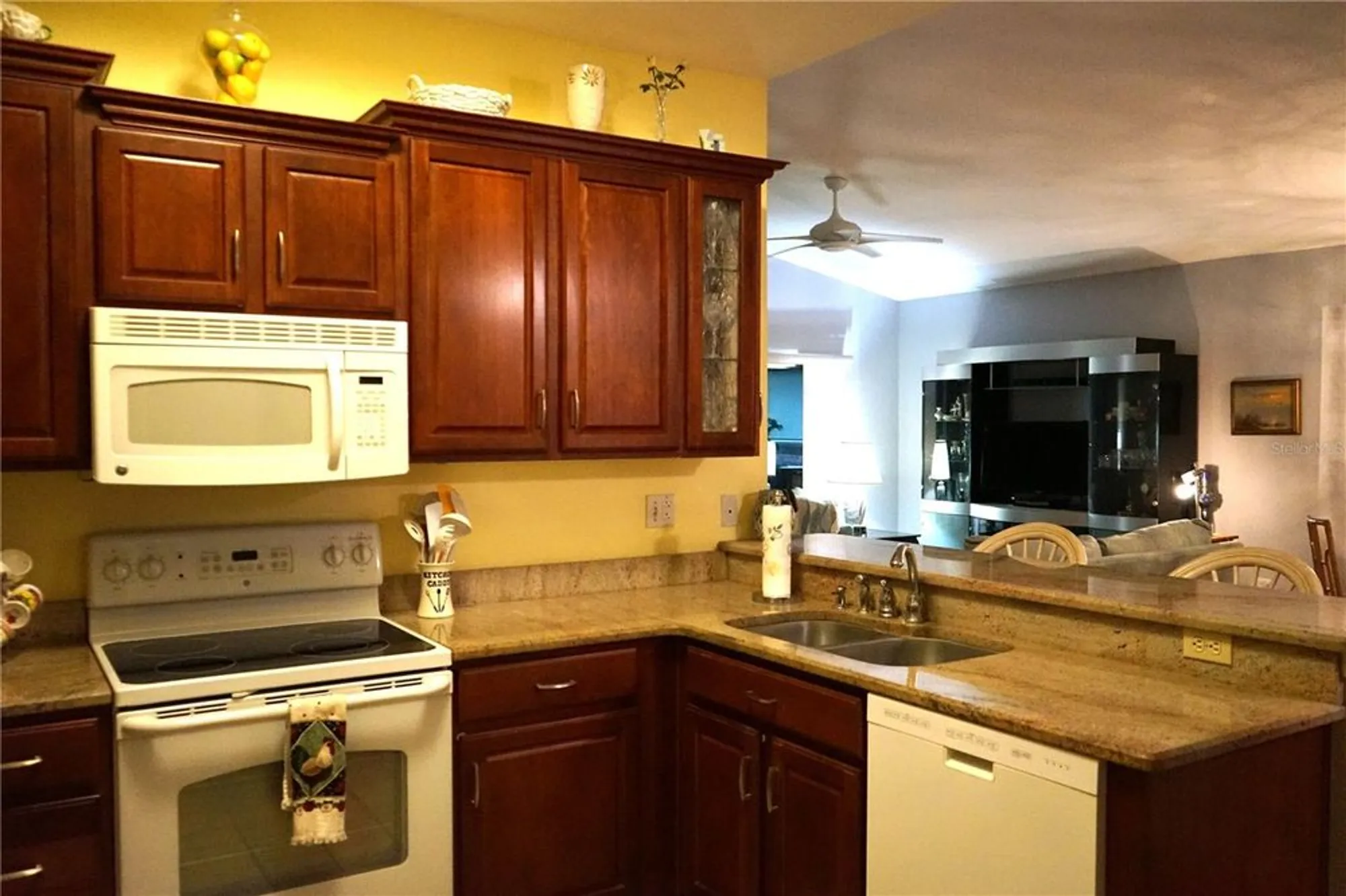 Property Slideshow image 4 of 37 | 2320 marksmen ct # 205, Sun City Center, FL, 33573