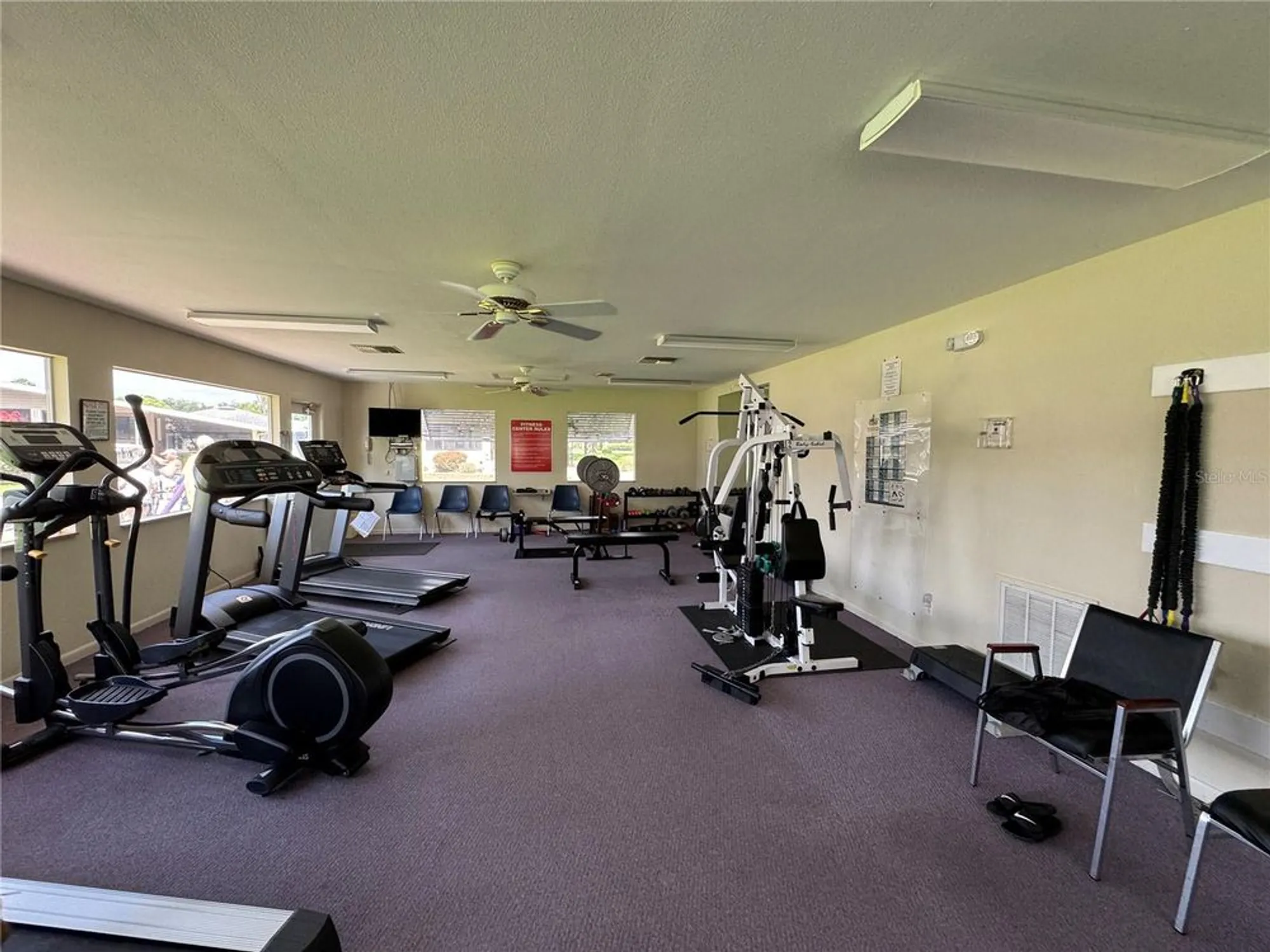 Property Slideshow image 20 of 42 | 4805 colonnades cir, Lakeland, FL, 33811