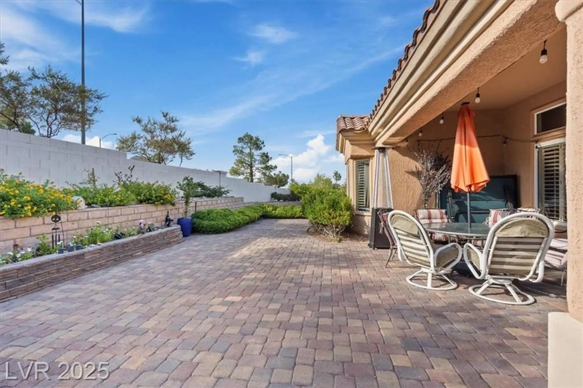 Property Slideshow image 27 of 37 | 2525 banora point dr, Las Vegas, NV, 89134
