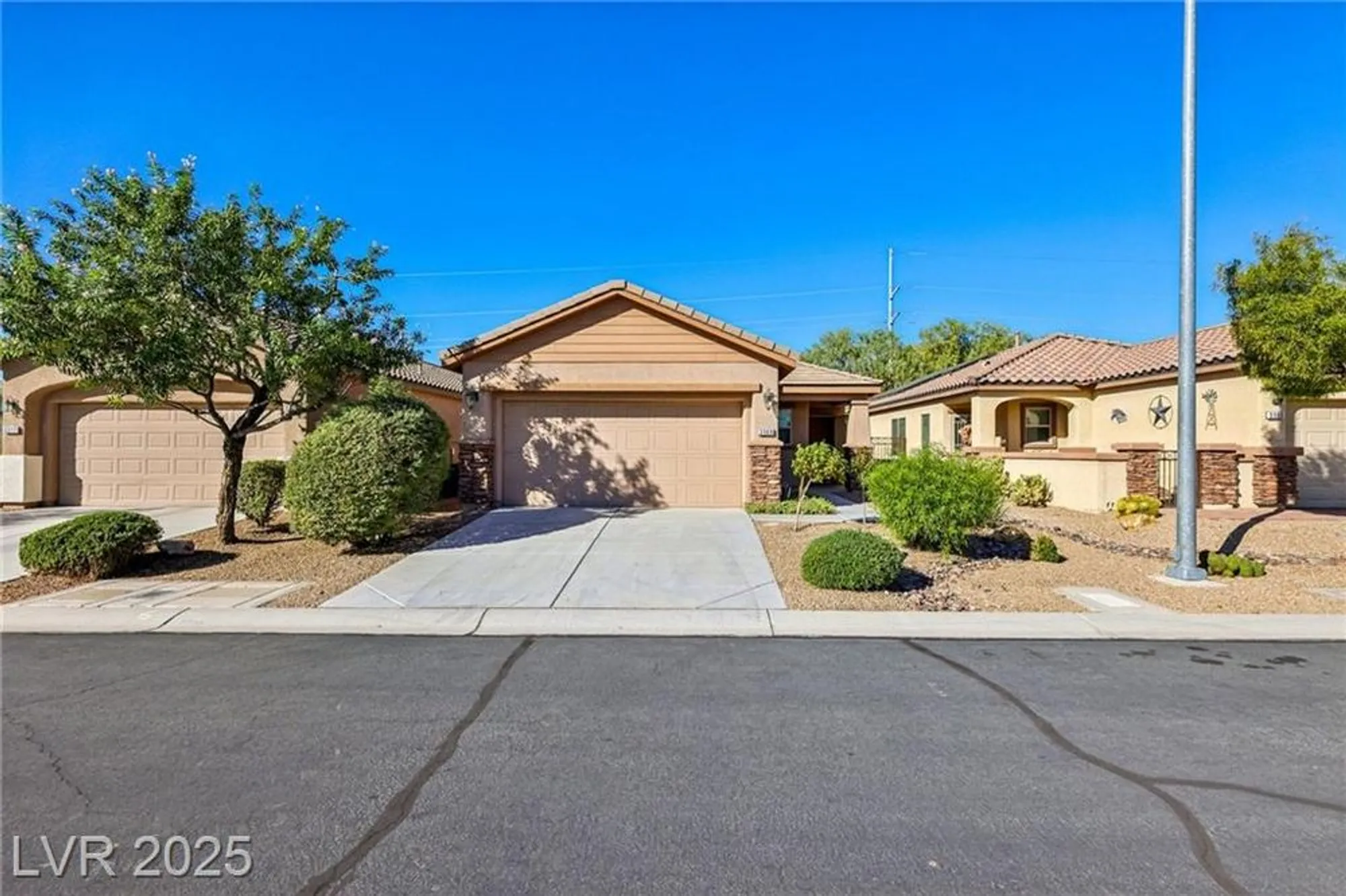 Property Slideshow image 1 of 48 | 3369 hackney horse ct, Las Vegas, NV, 89122