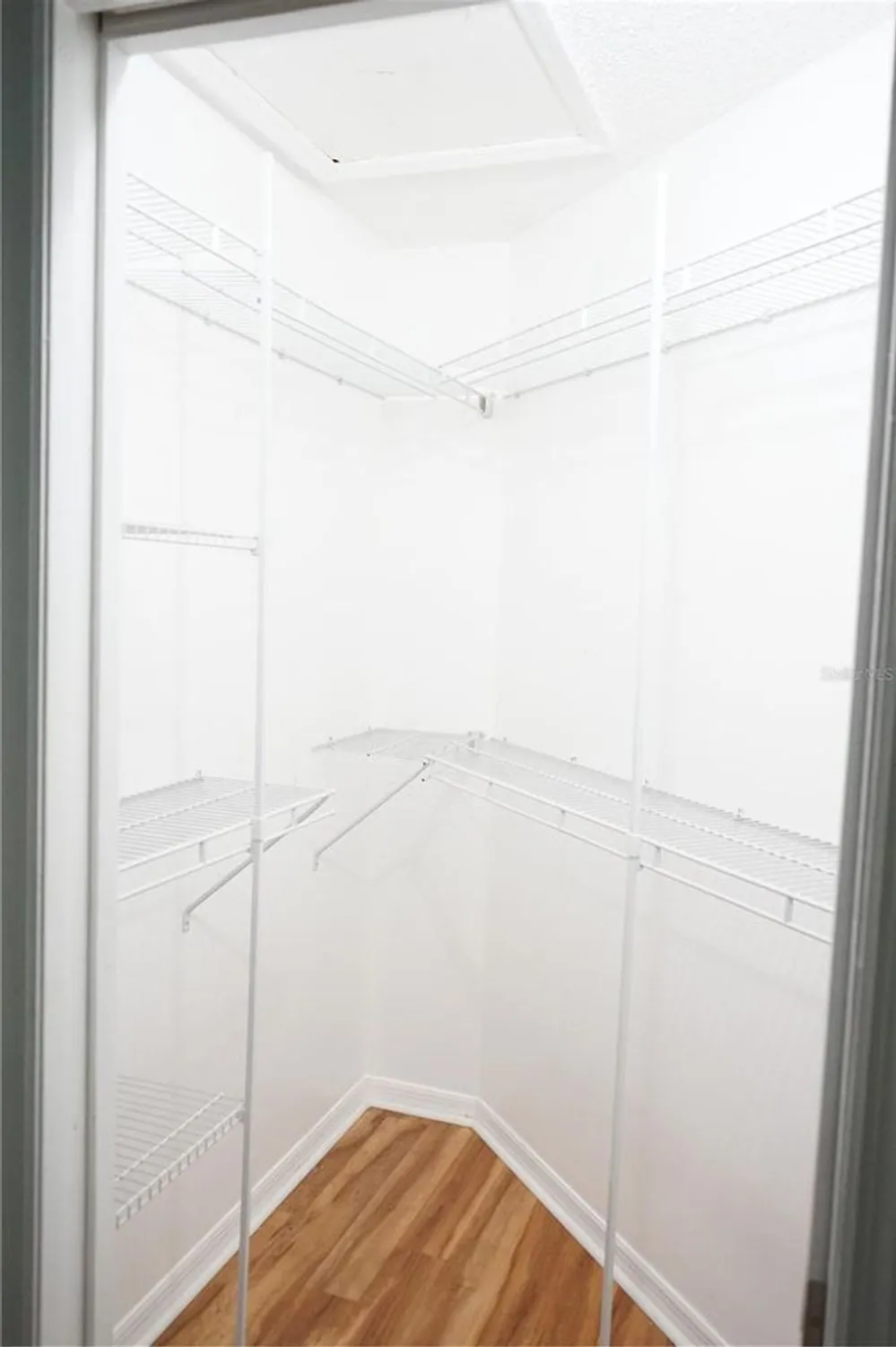 Property Slideshow image 14 of 40 | 413 lake point ct # 4b, Sun City Center, FL, 33573