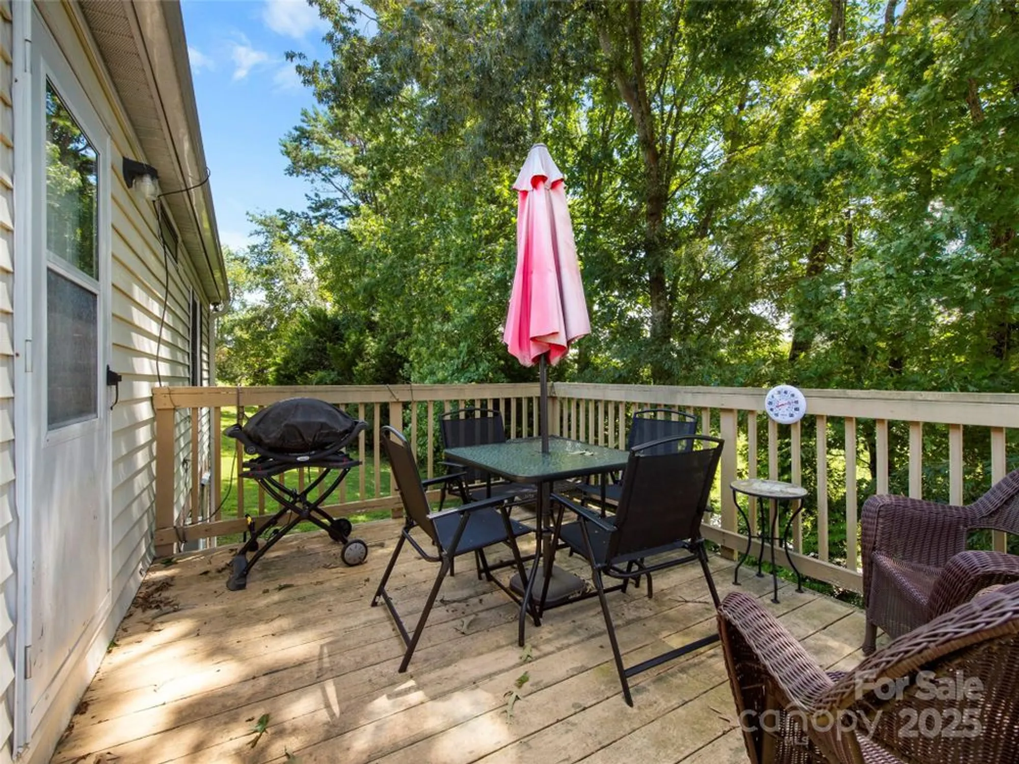Property Slideshow image 5 of 27 | 200 cranbrook cir, Hendersonville, NC, 28792