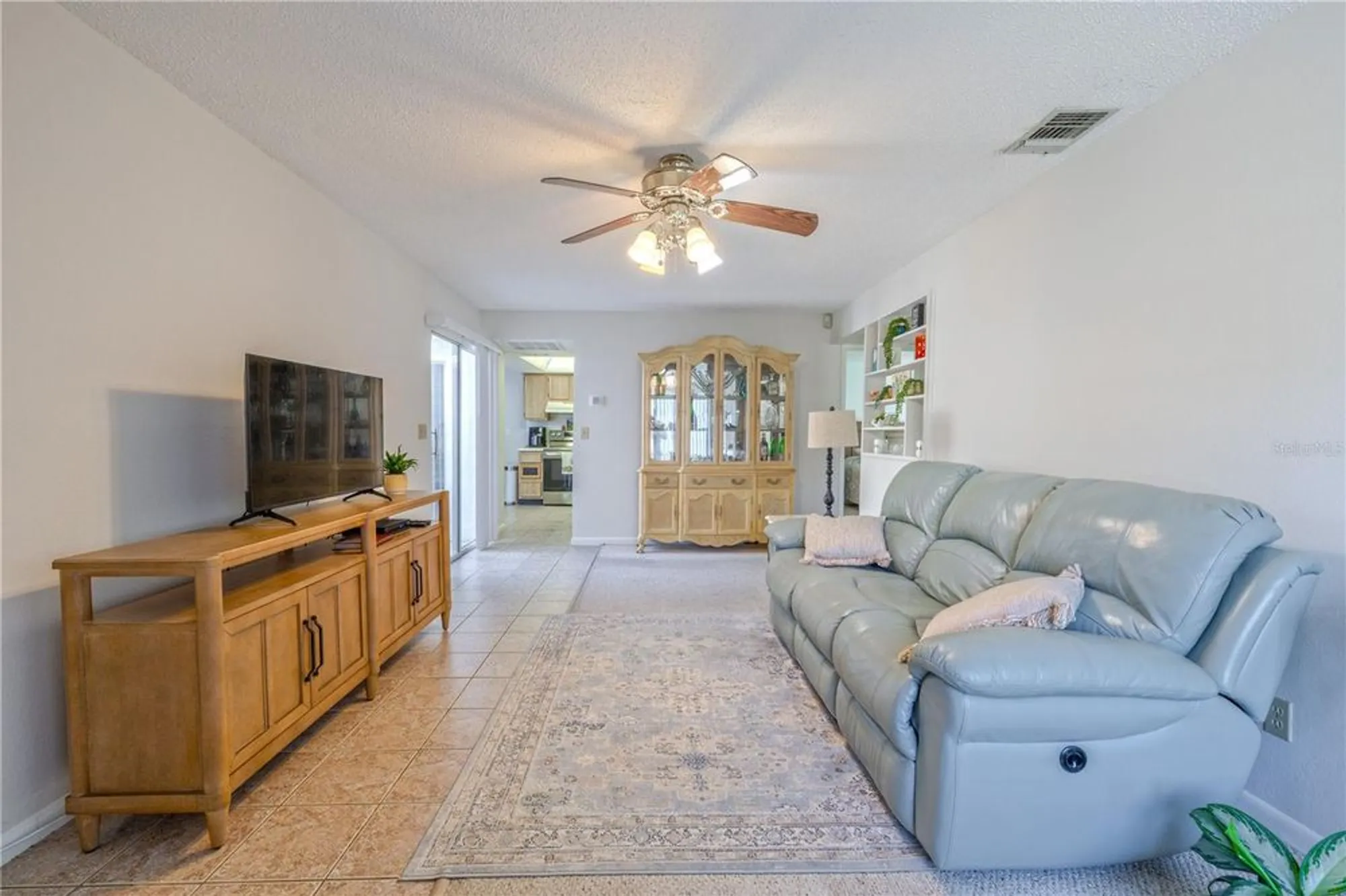 Property Slideshow image 8 of 28 | 1131 orange tree cir c, Palm Harbor, FL, 34684