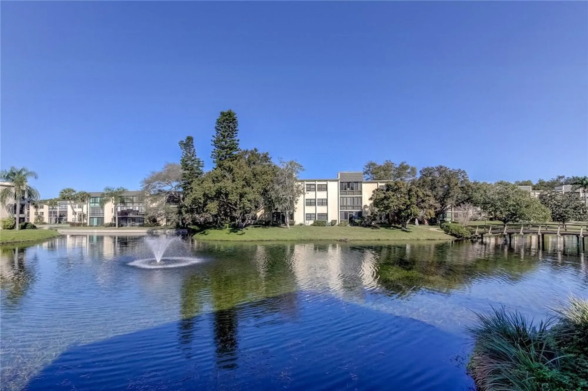 Property Slideshow image 38 of 56 | 14130 rosemary ln 3312, Largo, FL, 33774