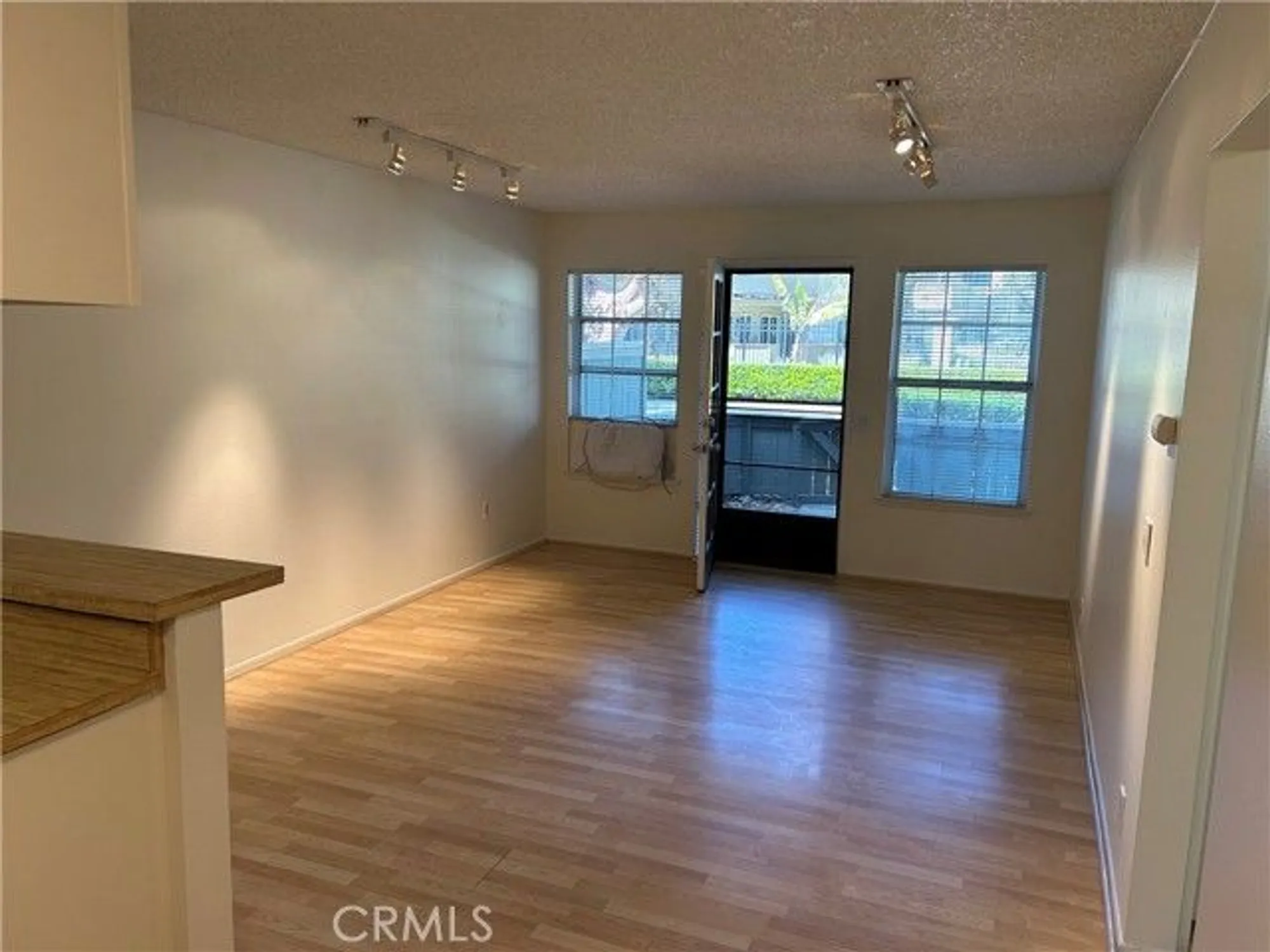 Property Slideshow image 6 of 47 | 18232 parkview ln 103, Huntington Beach, CA, 92648