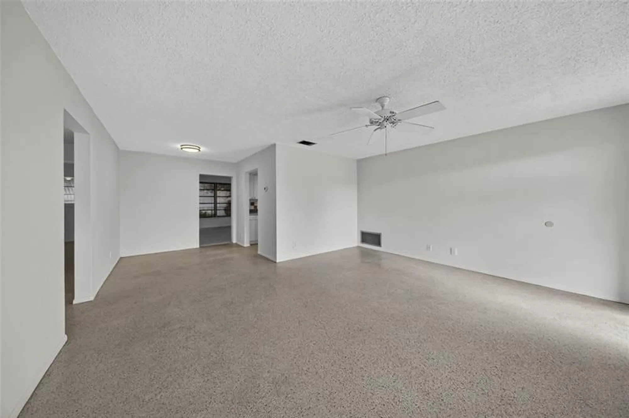 Property Slideshow image 11 of 67 | 2711 nw 4th ave, Pompano Beach, FL, 33064