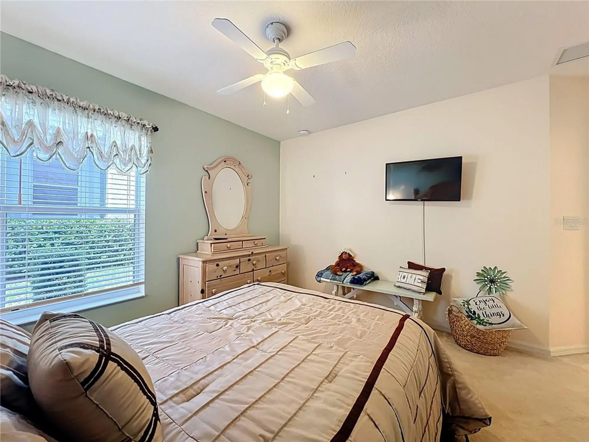 Property Slideshow image 30 of 59 | 5643 bounty cir, Tavares, FL, 32778