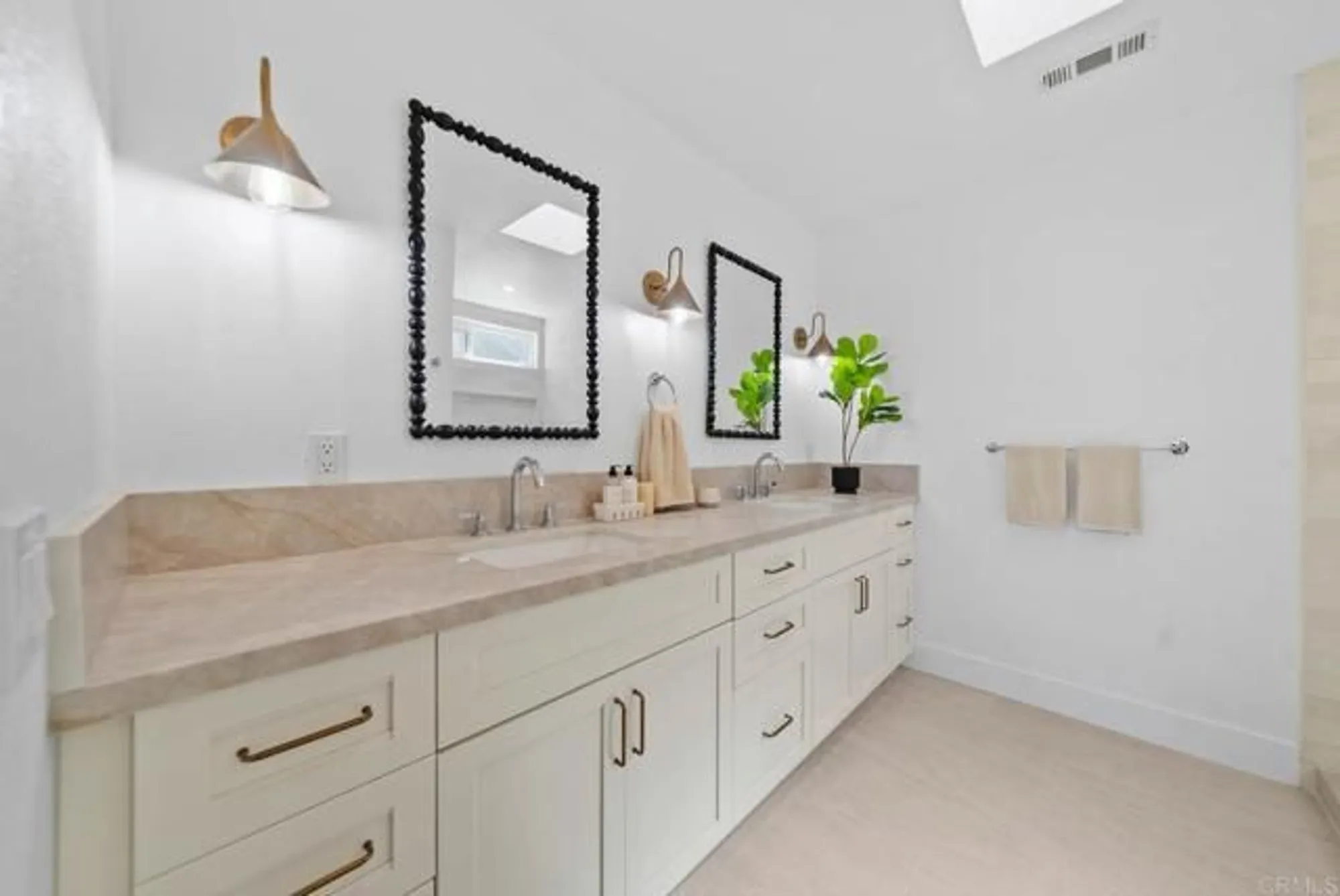 Property Slideshow image 12 of 30 | 17544 plaza otonal, San Diego, CA, 92128