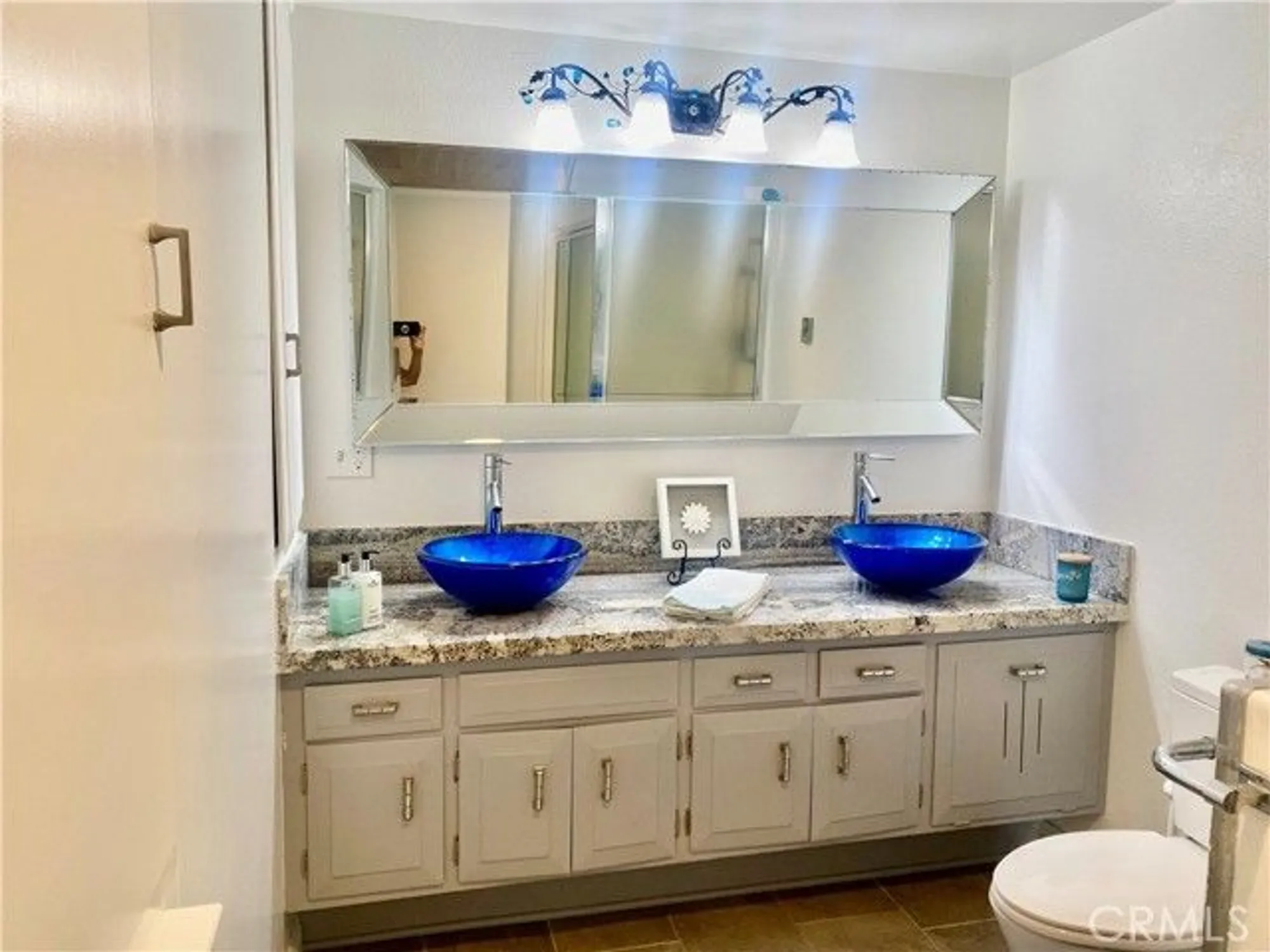 Property Slideshow image 24 of 30 | 13521 wentworth ln, Seal Beach, CA, 90740
