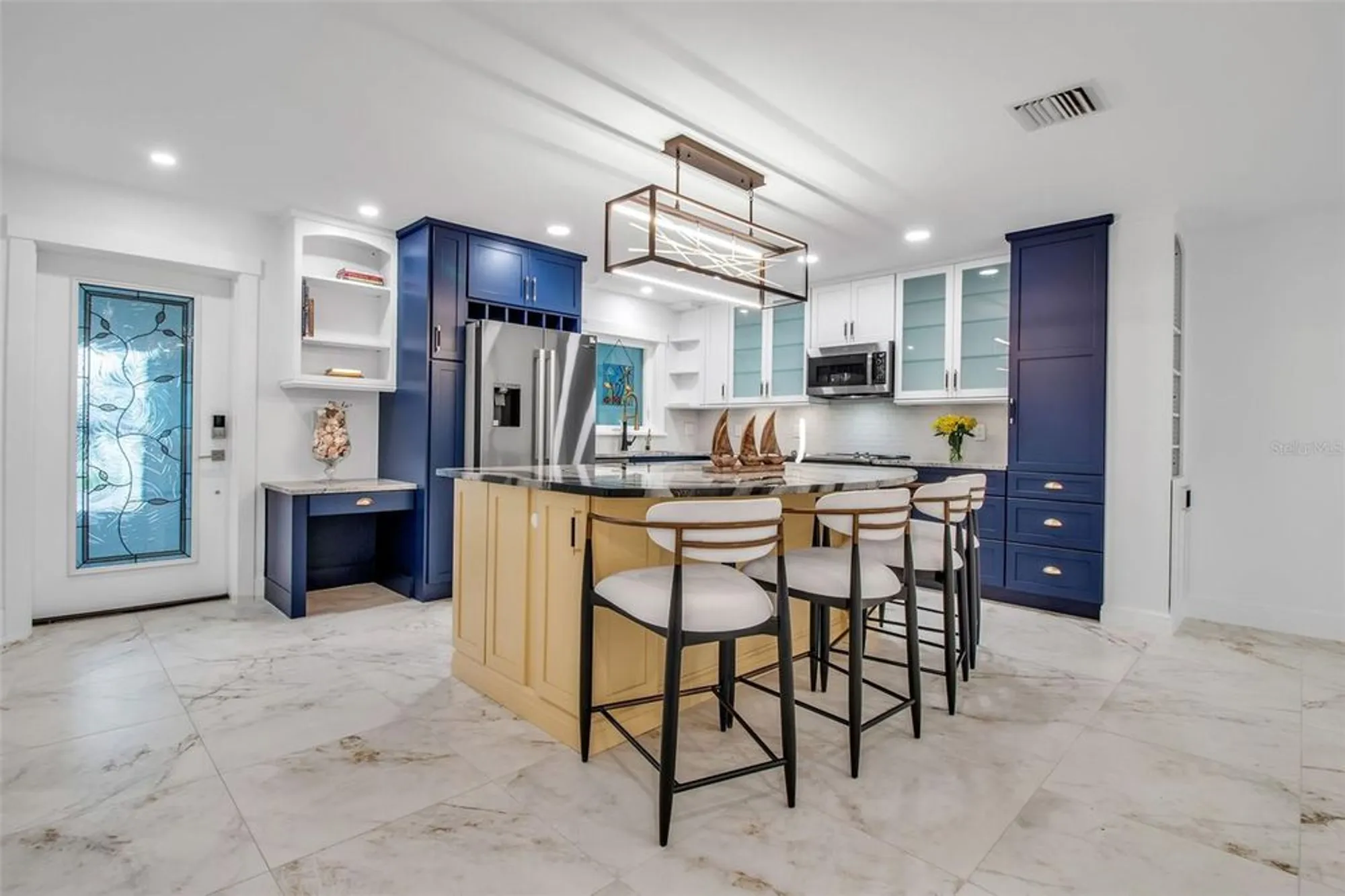 Property Slideshow image 8 of 39 | 602 fair winds dr # 602, Nokomis, FL, 34275