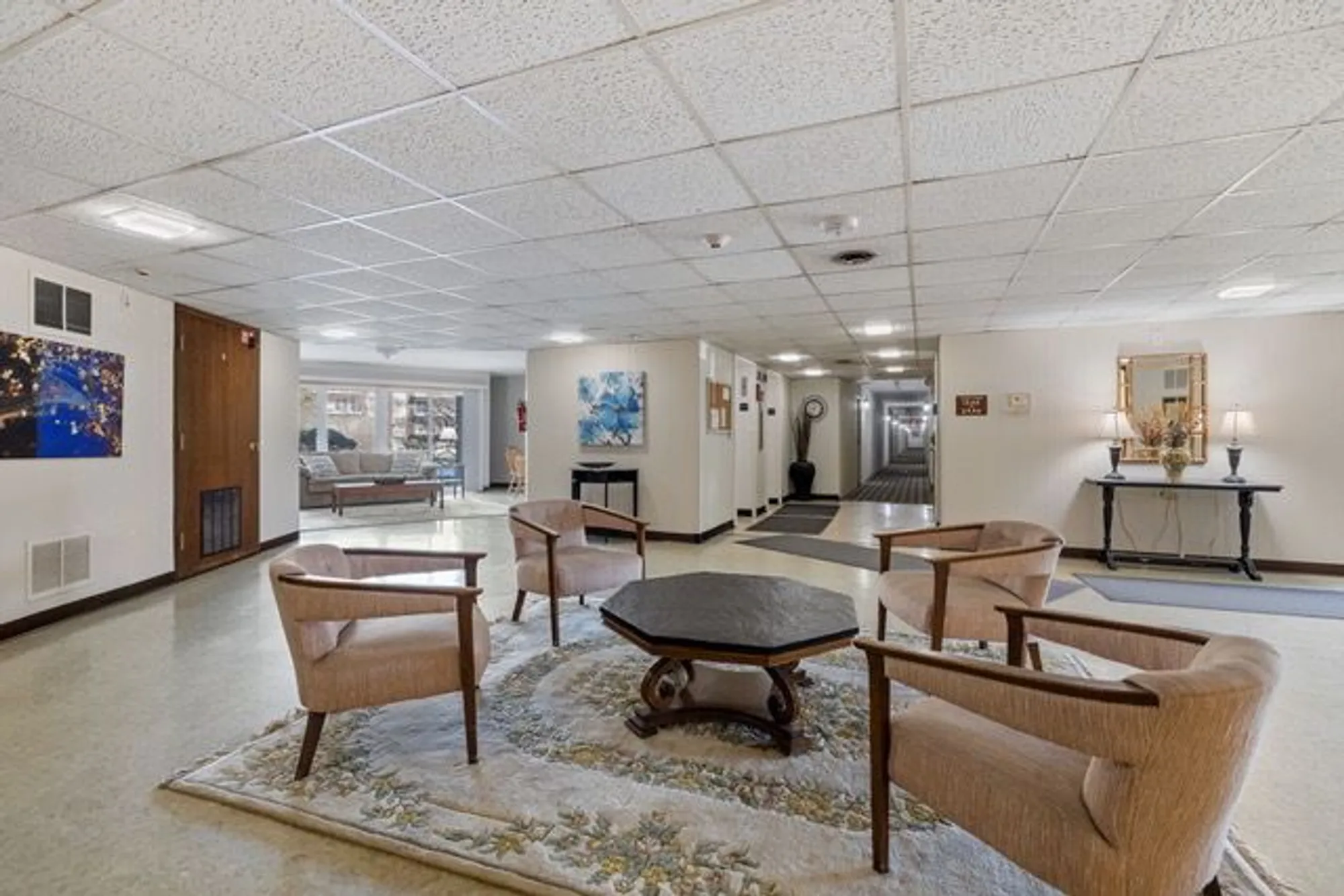 Property Slideshow image 21 of 29 | 5540 walnut ave 11b, Downers Grove, IL, 60515