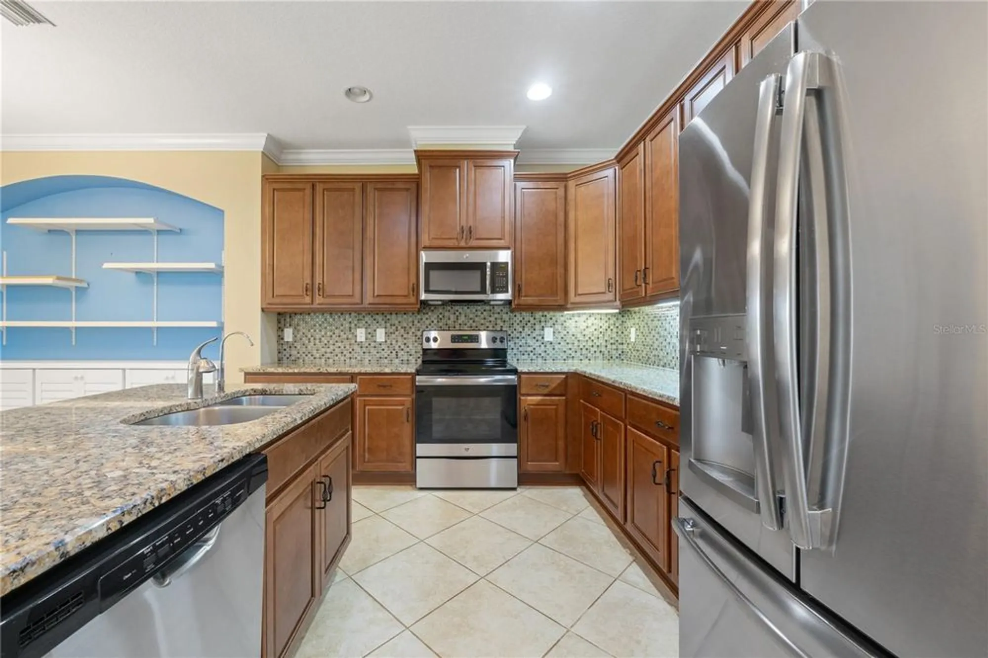 Property Slideshow image 13 of 57 | 802 chipper dr, Sun City Center, FL, 33573