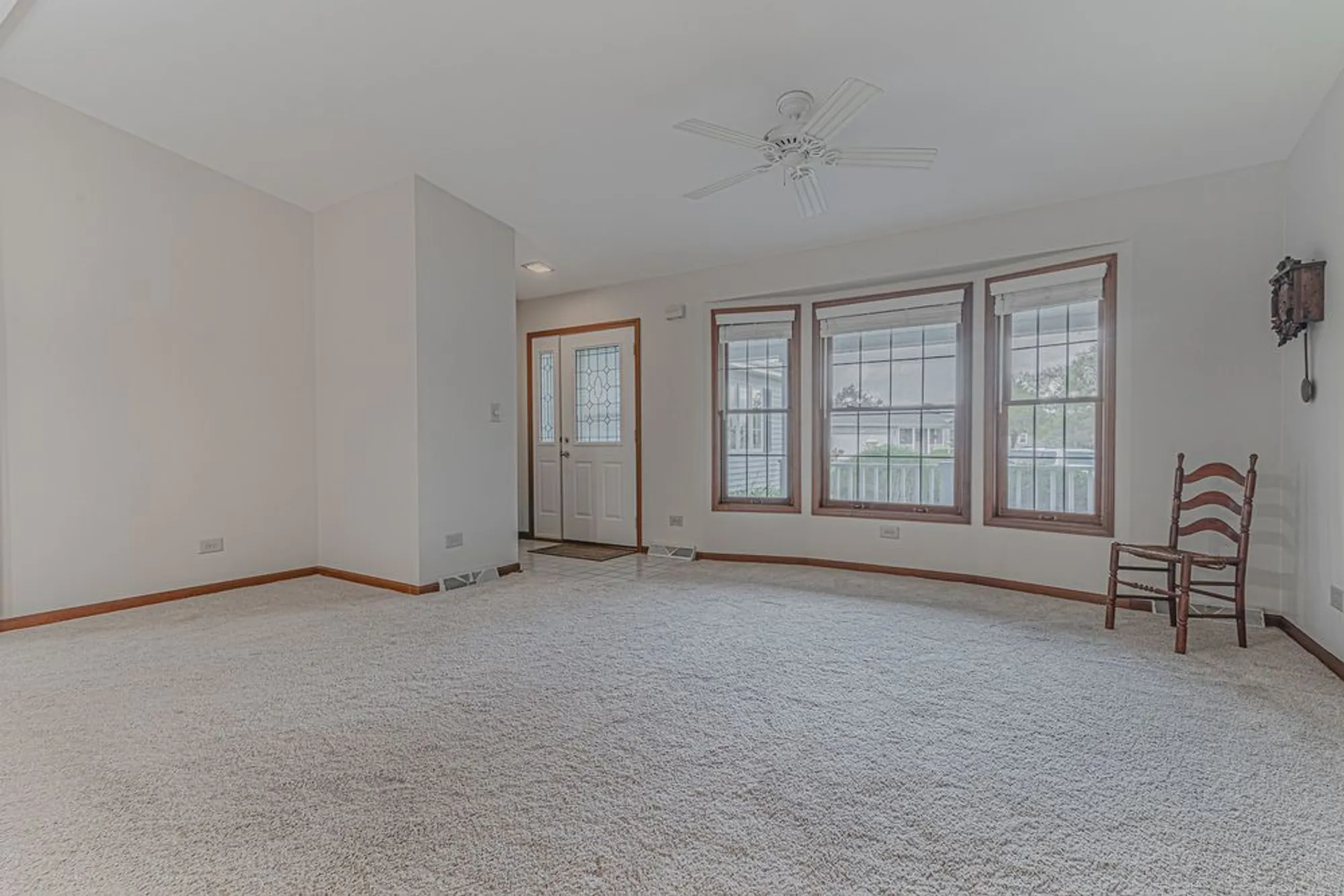 Property Slideshow image 16 of 41 | 9 derby ct, Grayslake, IL, 60030