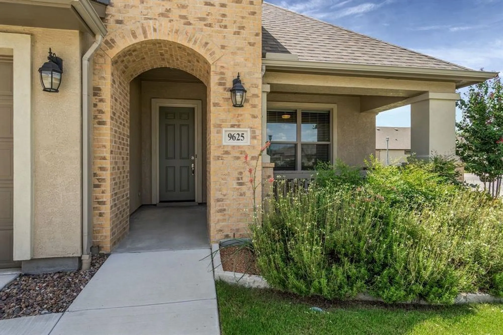 Property Slideshow image 4 of 32 | 9625 heartwood dr, Denton, TX, 76207