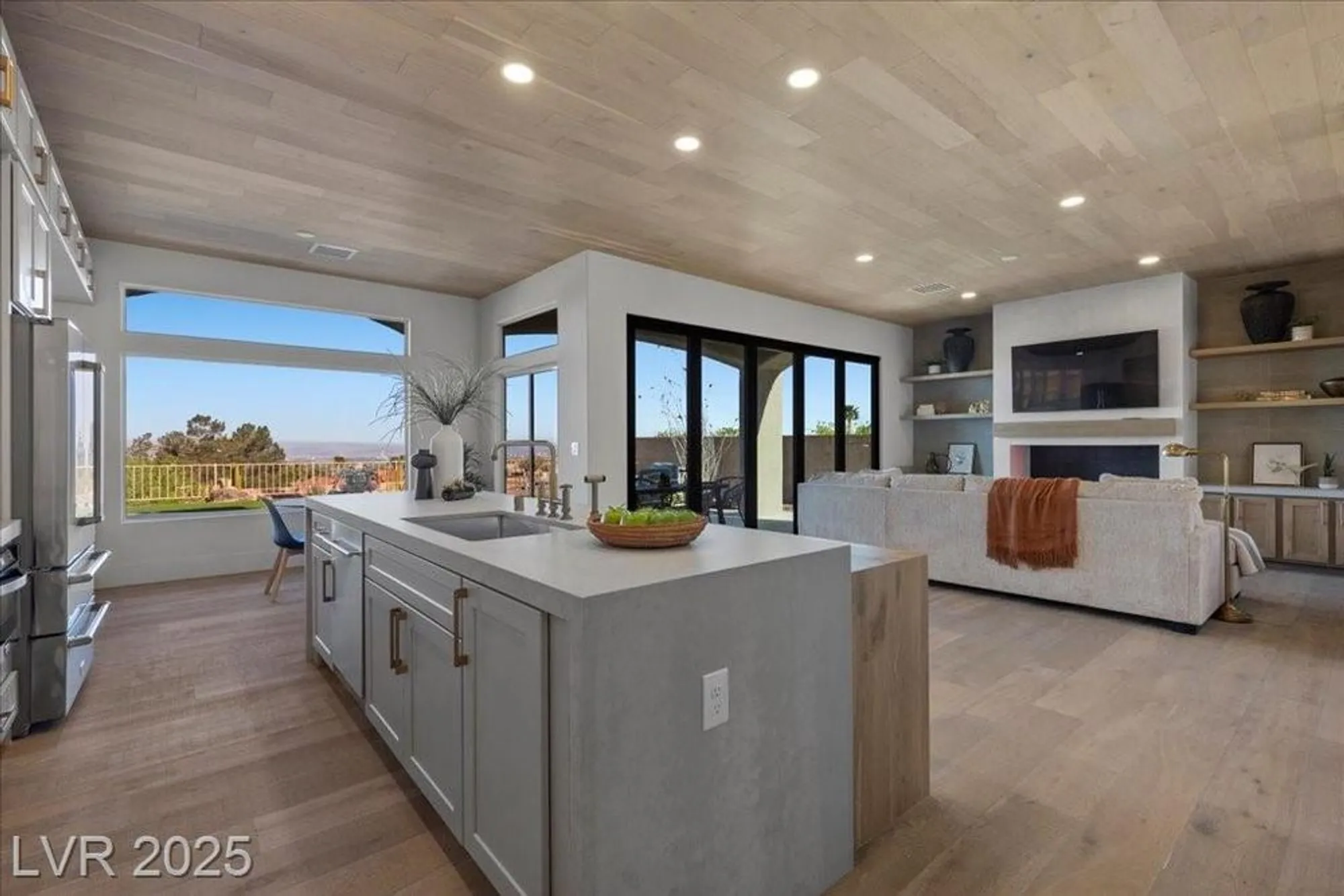 Property Slideshow image 27 of 78 | 2508 faiss dr, Las Vegas, NV, 89134