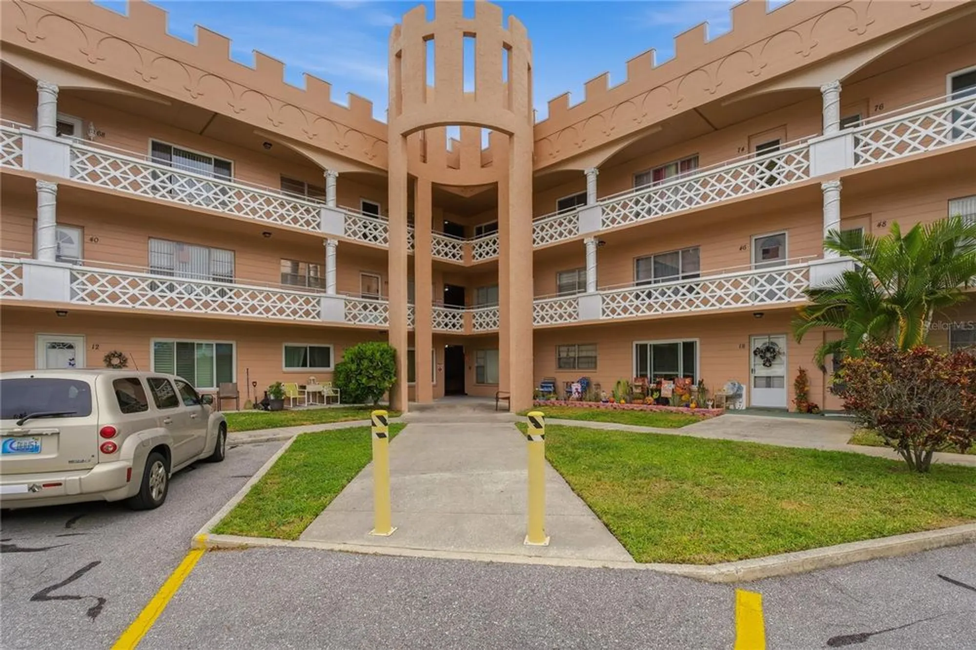 Property Slideshow image 1 of 39 | 2458 columbia dr 68, Clearwater, FL, 33763