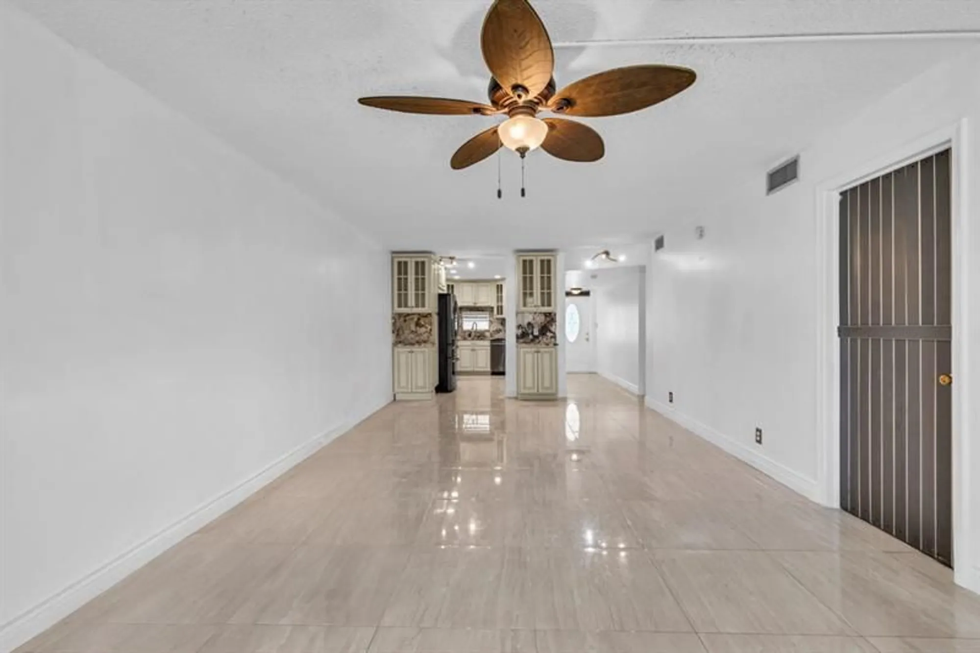 Property Slideshow image 16 of 50 | 8941 s hollybrook blvd apt 104, Pembroke Pines, FL, 33025