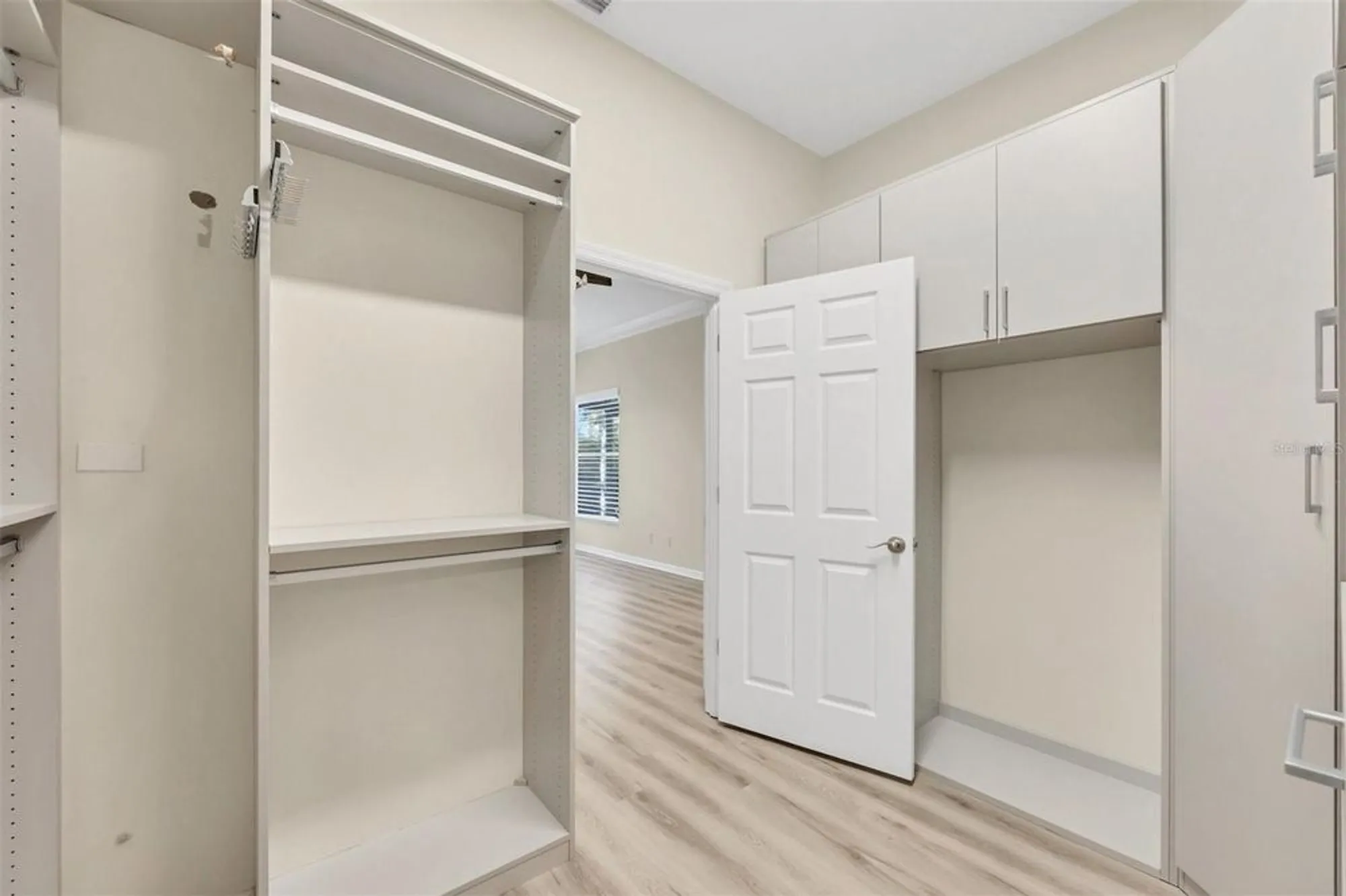 Property Slideshow image 25 of 66 | 1719 starling dr # 1719, Sarasota, FL, 34231