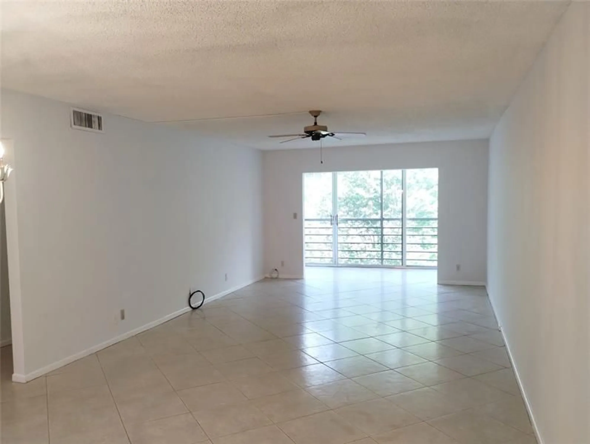 Property Slideshow image 6 of 50 | 2403 antigua cir e3, Coconut Creek, FL, 33066