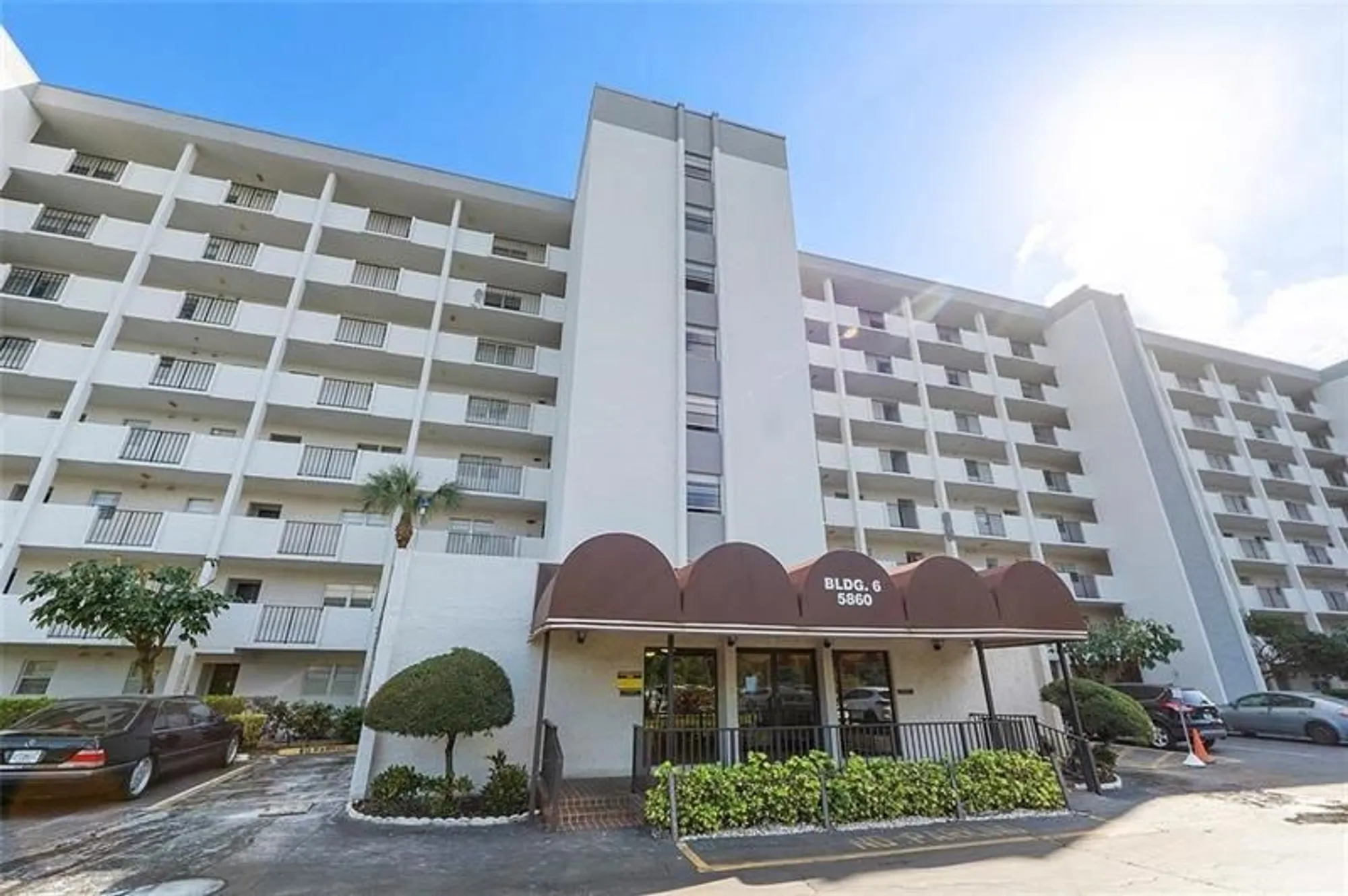 Property Slideshow image 18 of 22 | 5860 nw 44th st 706, Lauderhill, FL, 33319