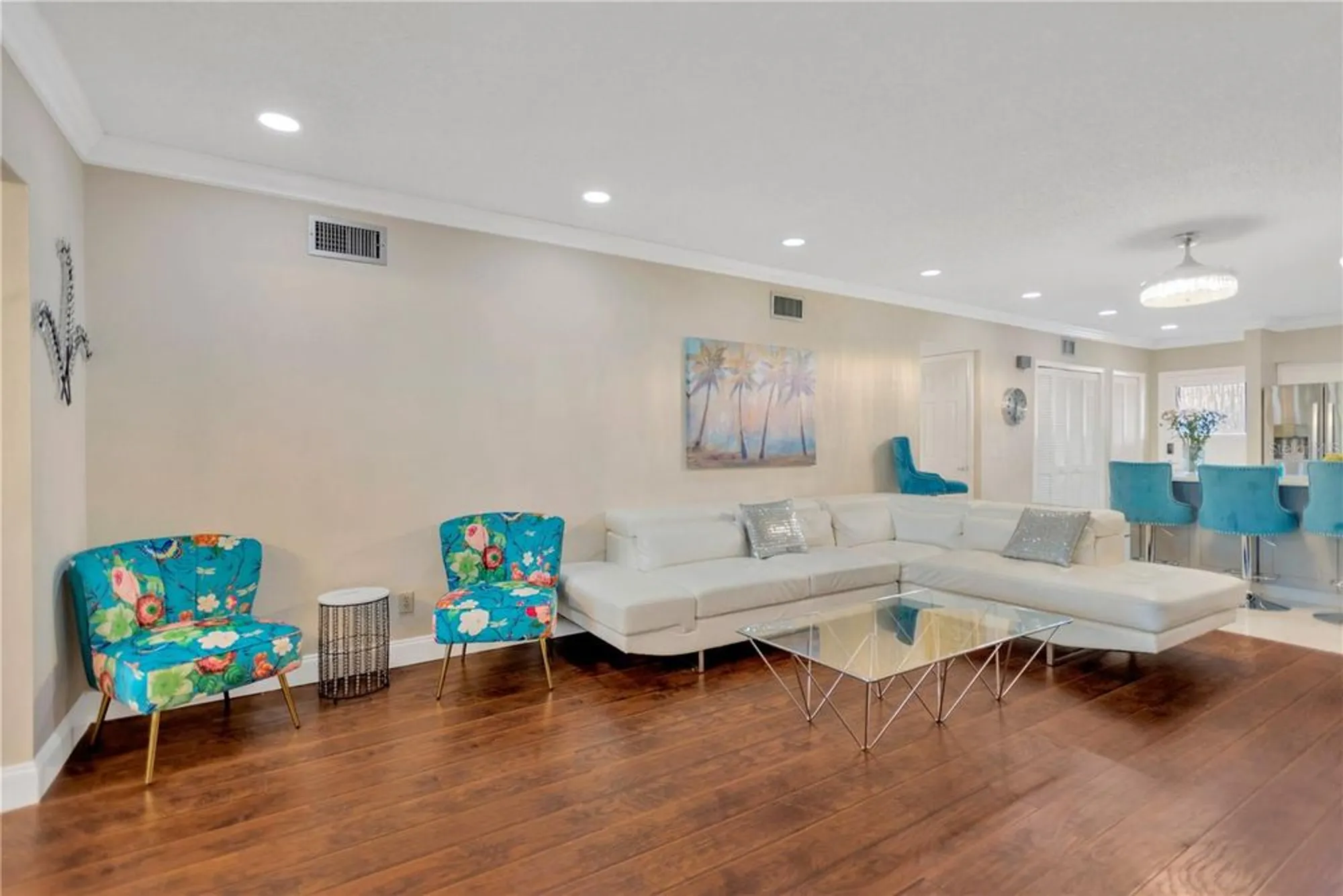 Property Slideshow image 11 of 32 | 2350 haitian dr apt 6, Clearwater, FL, 33763