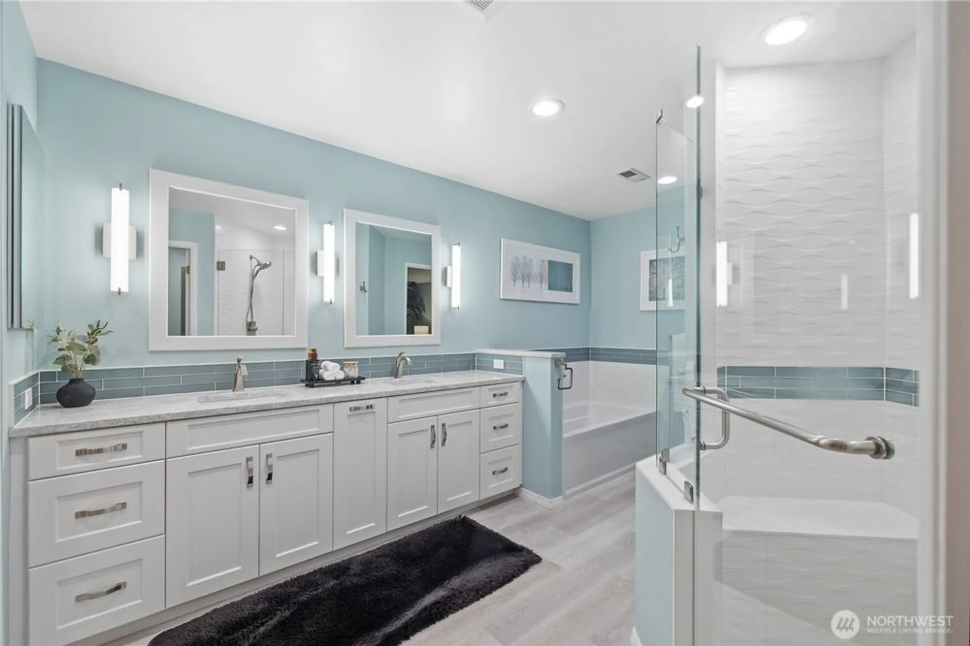 Property Slideshow image 15 of 27 | 22551 se 42nd ct # 2213, Issaquah, WA, 98029