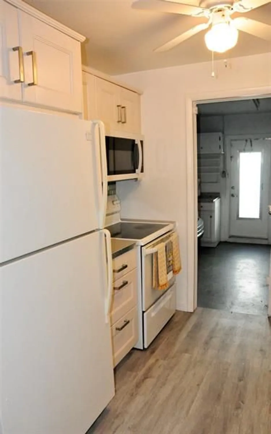 Property Slideshow image 14 of 31 | 2630 e golf blvd, Pompano Beach, FL, 33064