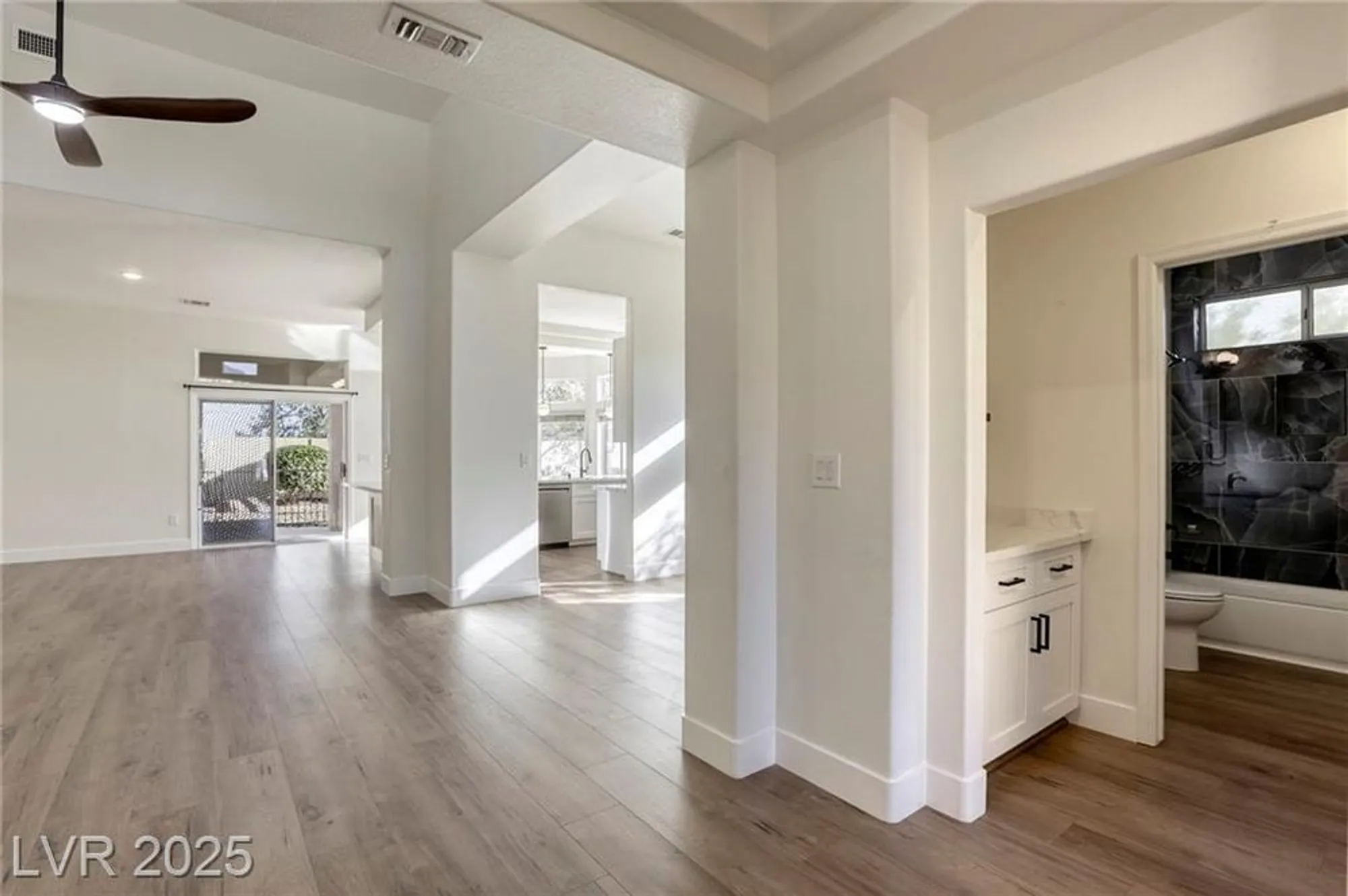 Property Slideshow image 11 of 46 | 9800 villa ridge dr, Las Vegas, NV, 89134
