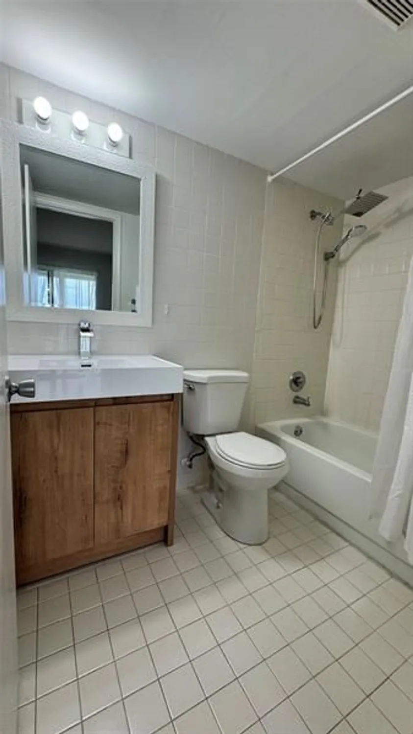 Property Slideshow image 14 of 26 | 300 sw 134th way apt 304e, Pembroke Pines, FL, 33027