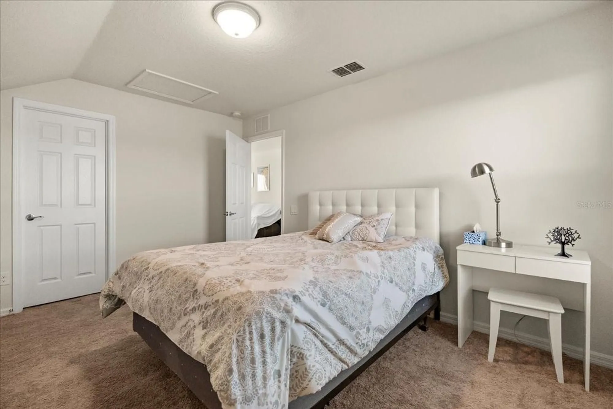 Property Slideshow image 19 of 50 | 540 pamplona pl, Davenport, FL, 33837