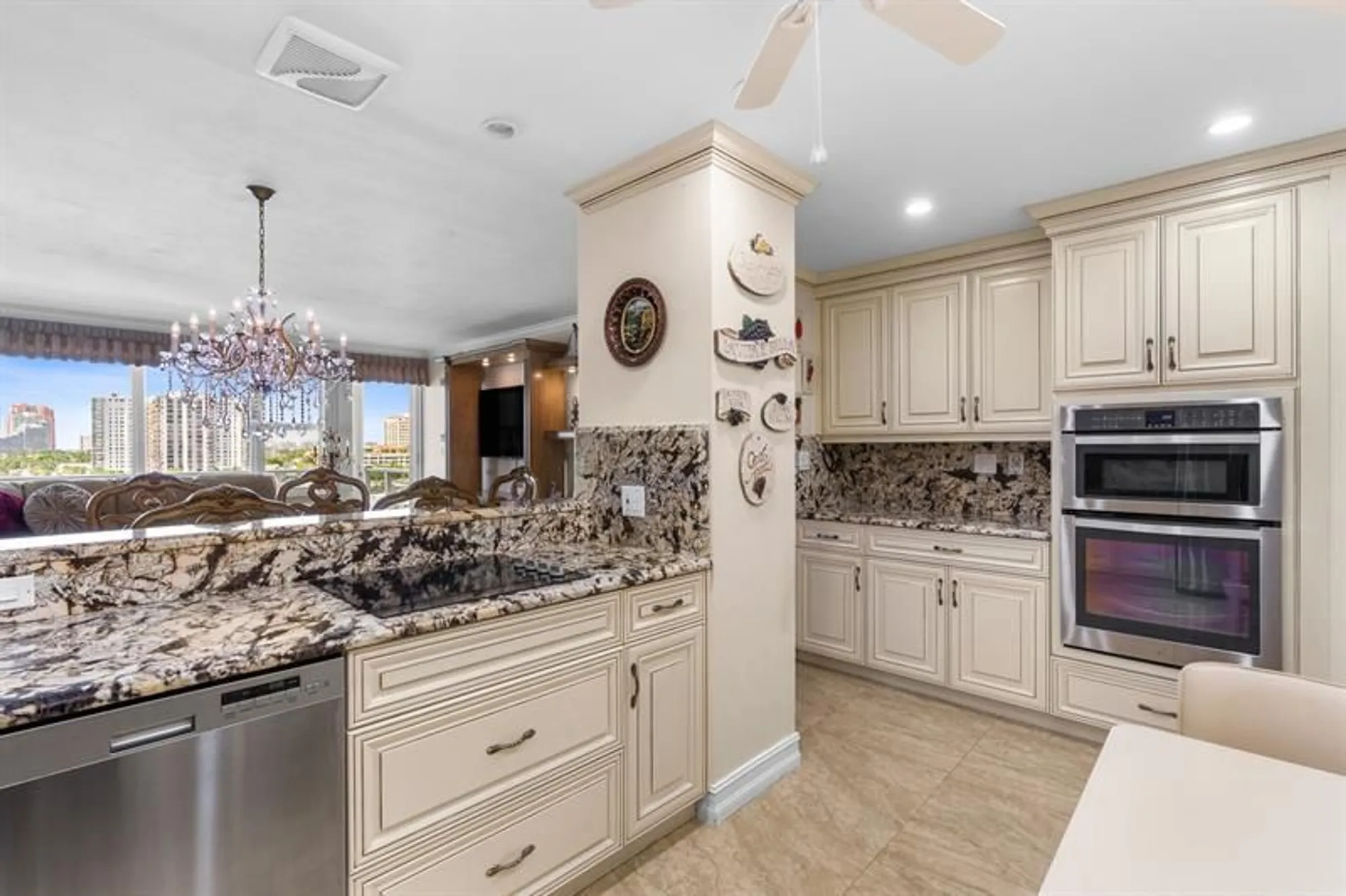 Property Slideshow image 3 of 48 | 3333 ne 34th st 810, Fort Lauderdale, FL, 33308